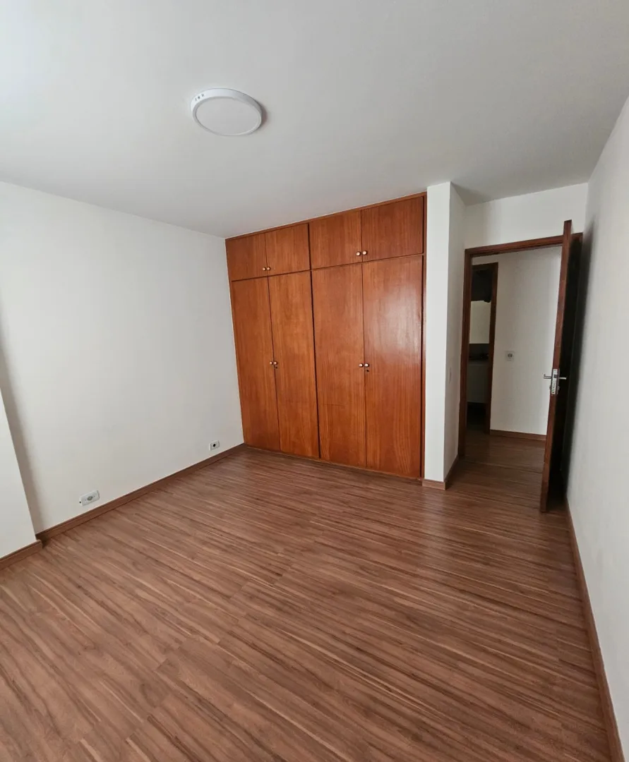 &Oacute;timo apartamento em fant&aacute;stica localiza&ccedil;&atilde;o com vista linda e livre Rua Nove de Julho - - 