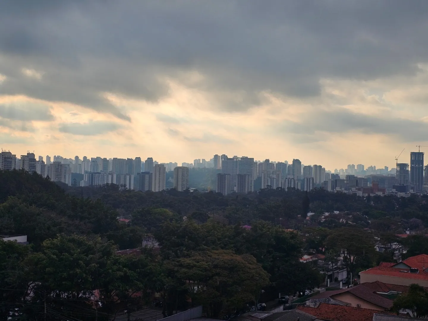 &Oacute;timo apartamento em fant&aacute;stica localiza&ccedil;&atilde;o com vista linda e livre Rua Nove de Julho - - 
