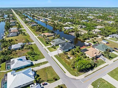 Casa contempor&acirc;nea &agrave; venda, no condom&iacute;nio South Gulf Cove, em Port Charlotte &ndash; Fl&oacute;rida  - - 