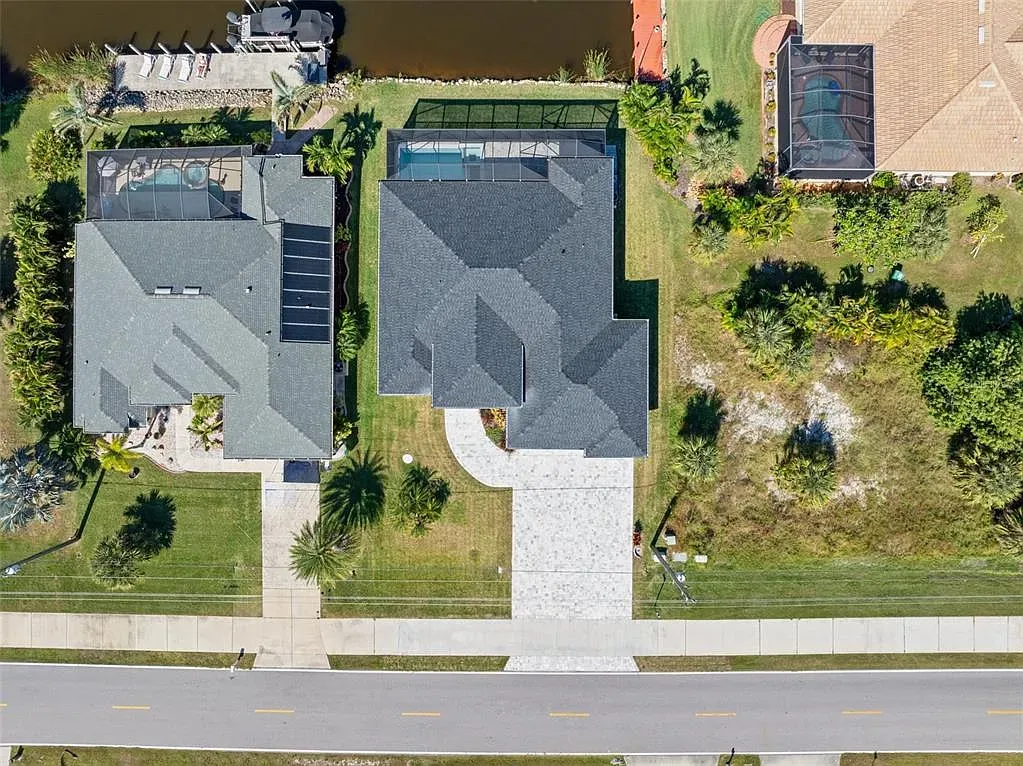 Casa contempor&acirc;nea &agrave; venda, no condom&iacute;nio South Gulf Cove, em Port Charlotte &ndash; Fl&oacute;rida  - - 