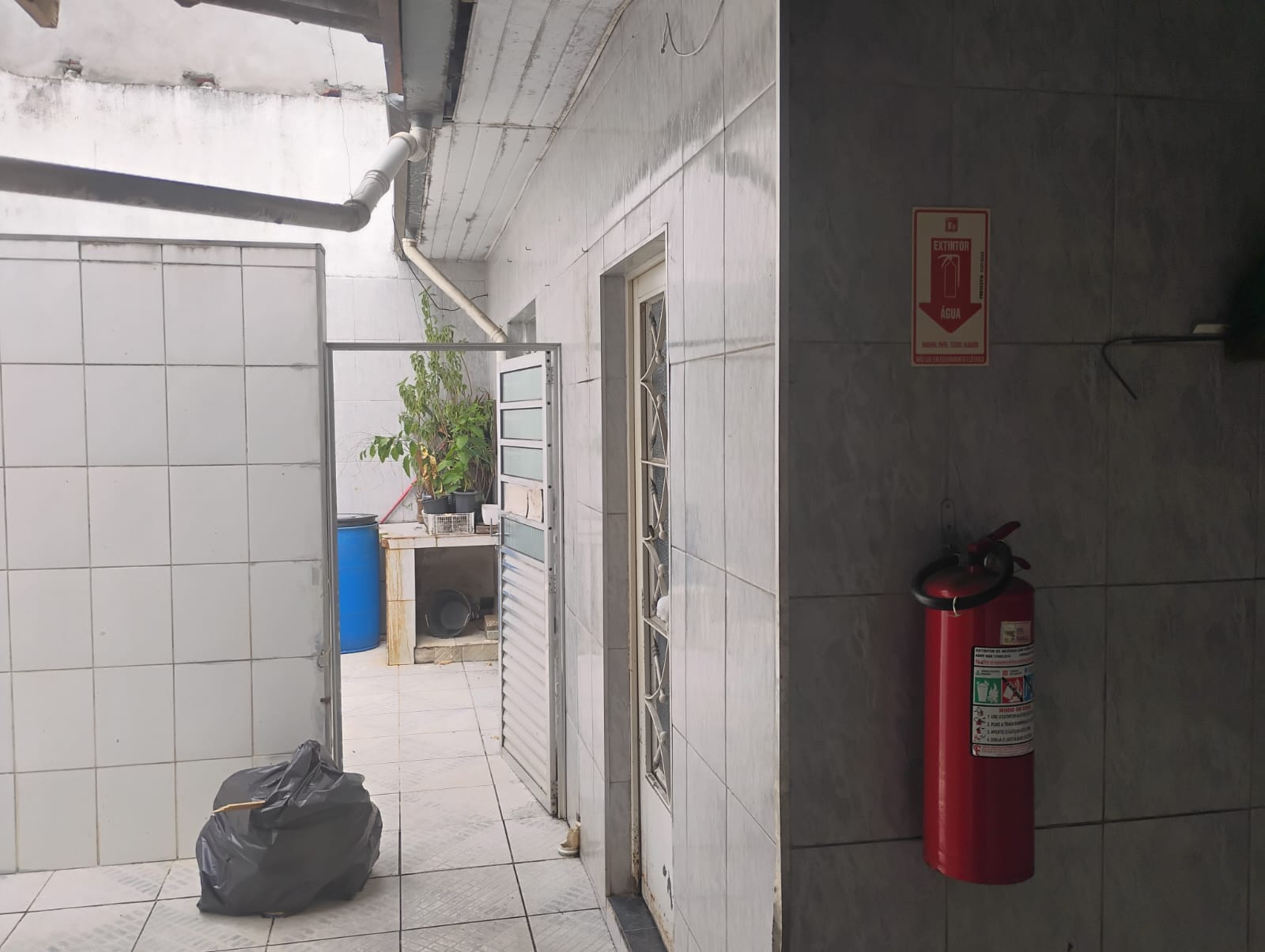 Sal&atilde;o Comercial- Jardim Universo - Rua Thuller  Mogi das Cruzes - 