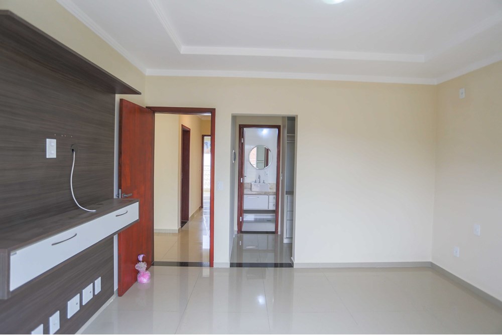 Casa &Agrave; venda, 200m - 4 Dorm. 2 su&iacute;tes - R$ 1.050.000 - Cond. Villagio Milano - Sorocaba Avenida Elias Maluf Sorocaba - 