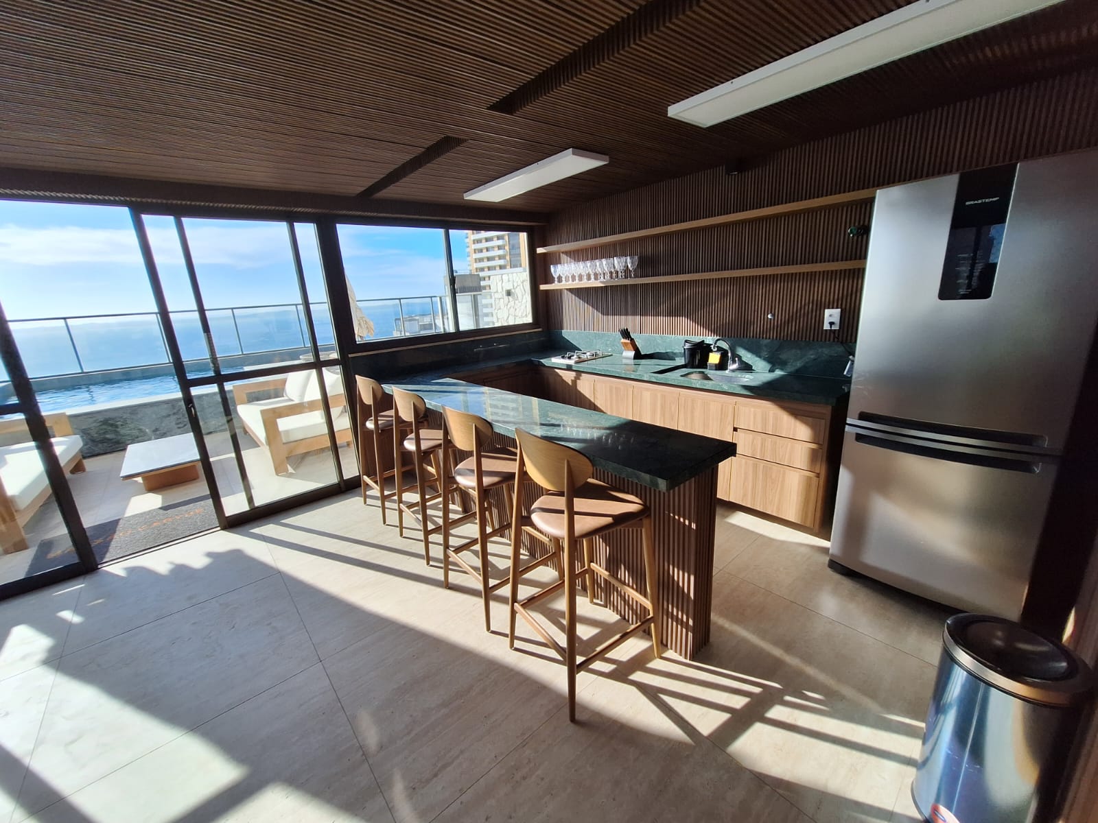 APARTAMENTO ALTO LUXO NOVO 3 SU&Iacute;TES VARANDA PISCINA ACADEMIA VISTA MAR &Agrave; VENDA NA BARRA! Avenida Sete de Setembro Salvador - 