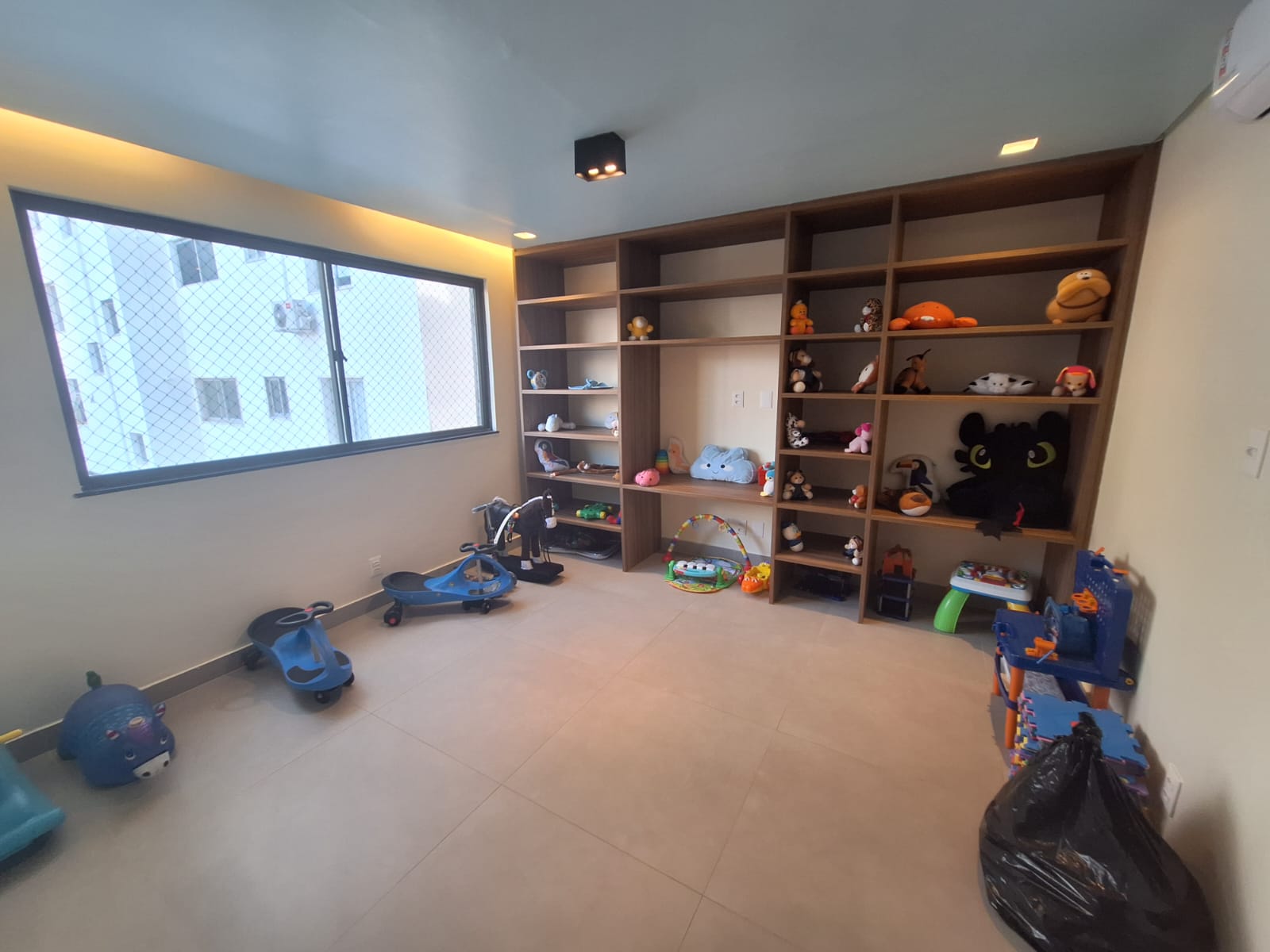 APARTAMENTO ALTO LUXO NOVO 3 SU&Iacute;TES VARANDA PISCINA ACADEMIA VISTA MAR &Agrave; VENDA NA BARRA! Avenida Sete de Setembro Salvador - 