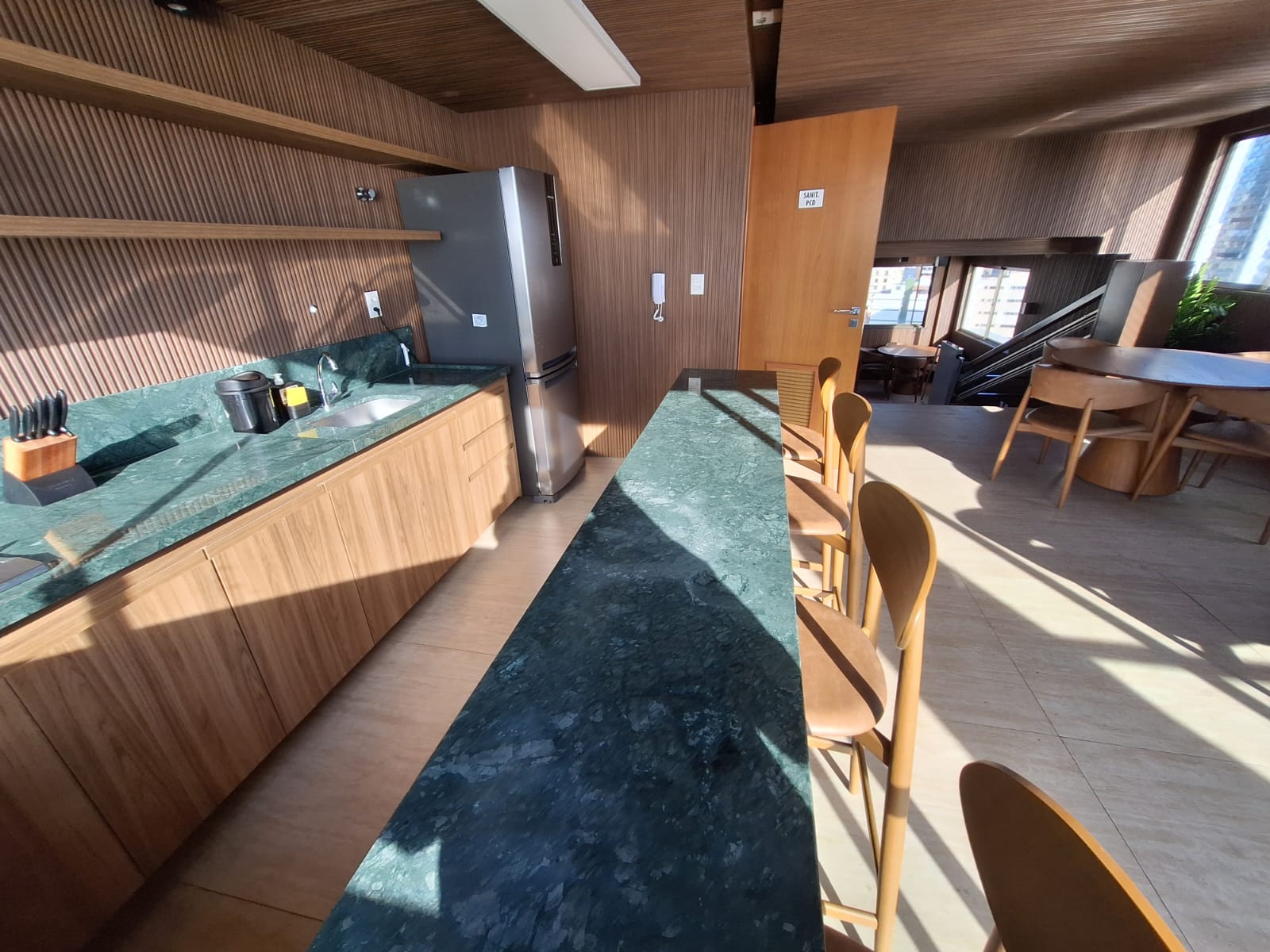 APARTAMENTO ALTO LUXO NOVO 3 SU&Iacute;TES VARANDA PISCINA ACADEMIA VISTA MAR &Agrave; VENDA NA BARRA! Avenida Sete de Setembro Salvador - 