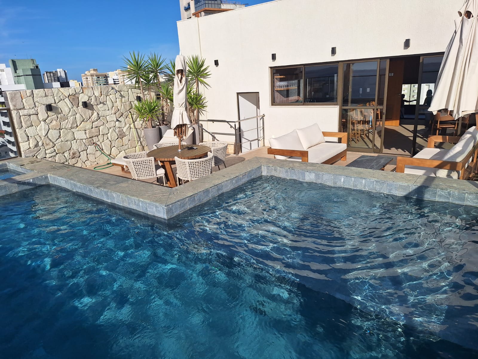 APARTAMENTO ALTO LUXO NOVO 3 SU&Iacute;TES VARANDA PISCINA ACADEMIA VISTA MAR &Agrave; VENDA NA BARRA! Avenida Sete de Setembro Salvador - 