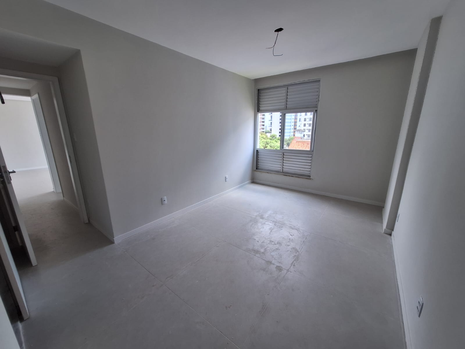 APARTAMENTO 2 QUARTOS SU&Iacute;TE VARANDA DEPEND&Ecirc;NCIA NASCENTE GARAGEM ELEVADOR PORTARIA 24h Rua da Graça Salvador - 