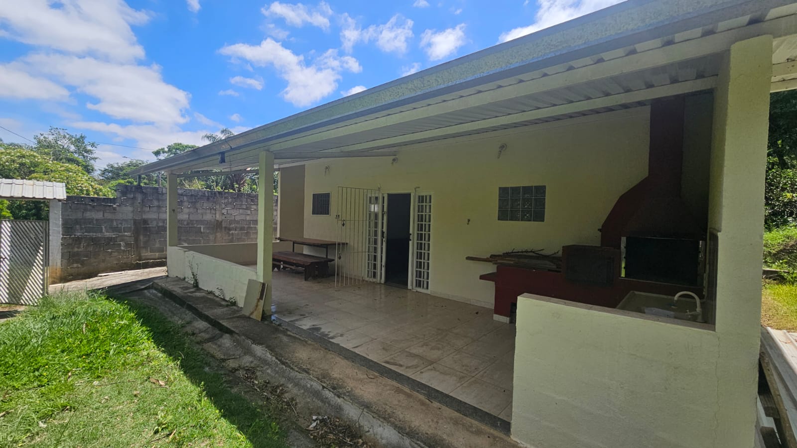 Ch&aacute;cara com 800 m&sup2; a venda em S&atilde;o Jos&eacute; dos Campos - SP  São José dos Campos - 