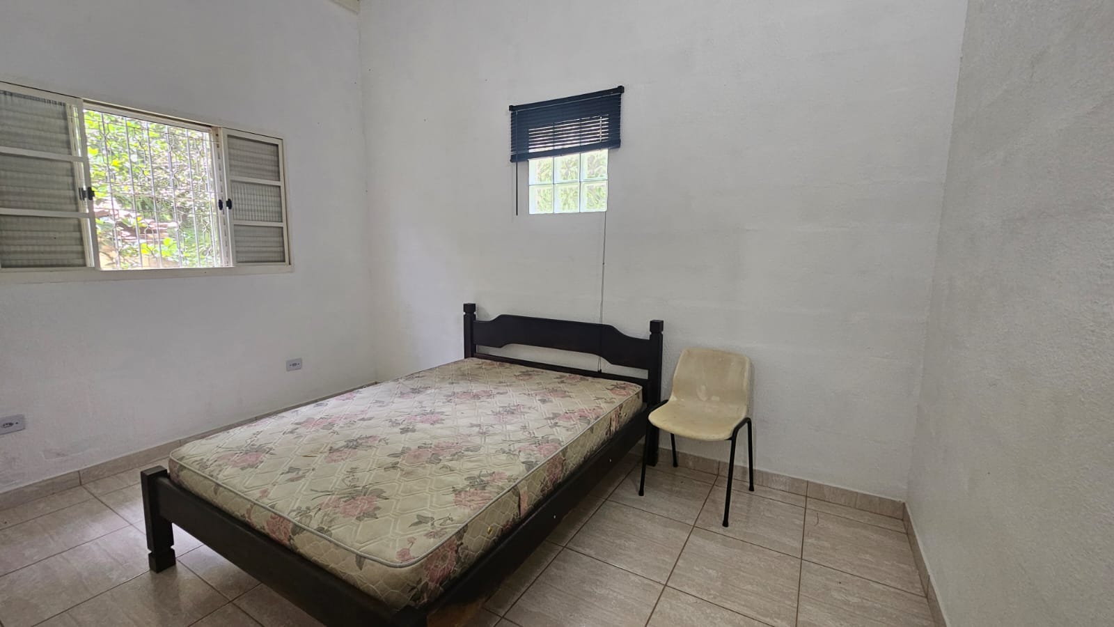 Ch&aacute;cara com 800 m&sup2; a venda em S&atilde;o Jos&eacute; dos Campos - SP  São José dos Campos - 