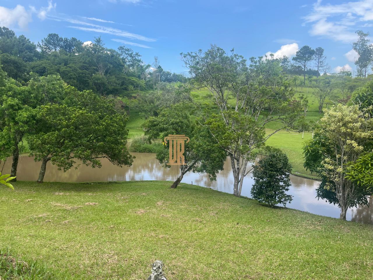 Sitio em Guararema com &oacute;tima localiza&ccedil;&atilde;o  Guararema - 