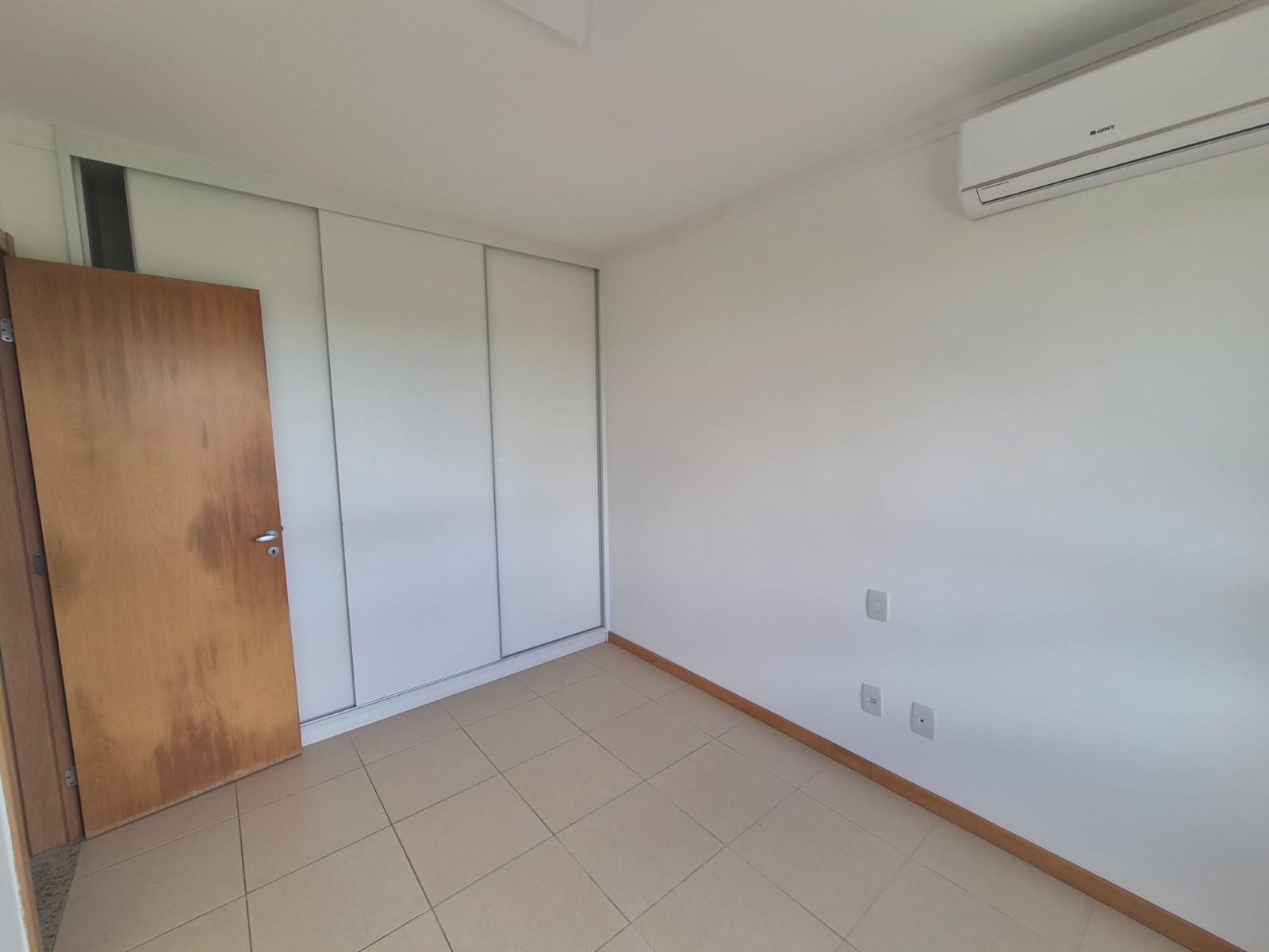 APARTAMENTO 2 QUARTOS SU&Iacute;TES VARANDA DEPEND&Ecirc;NCIA PISCINA ACADEMIA GARAGENS VENDA PATAMARES  Salvador - 