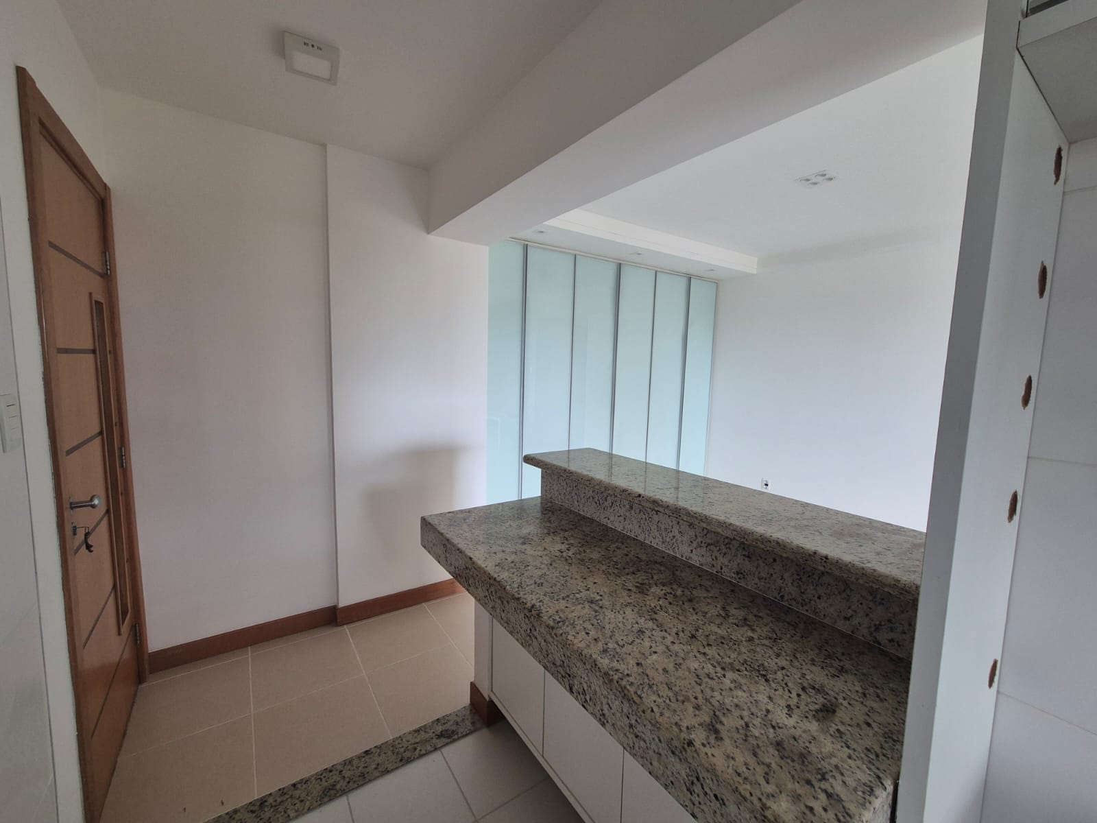 APARTAMENTO 2 QUARTOS SU&Iacute;TES VARANDA DEPEND&Ecirc;NCIA PISCINA ACADEMIA GARAGENS VENDA PATAMARES  Salvador - 