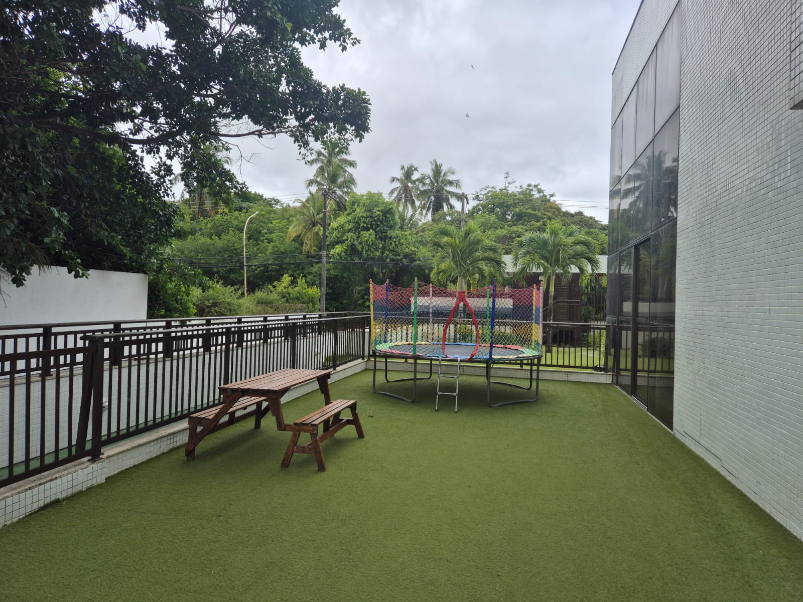 APARTAMENTO 2 QUARTOS SU&Iacute;TES VARANDA DEPEND&Ecirc;NCIA PISCINA ACADEMIA GARAGENS VENDA PATAMARES  Salvador - 