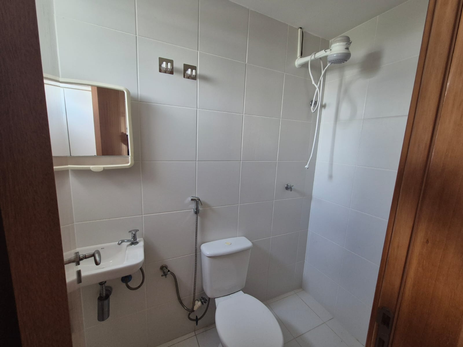 APARTAMENTO 2 QUARTOS SU&Iacute;TES VARANDA DEPEND&Ecirc;NCIA PISCINA ACADEMIA GARAGENS VENDA PATAMARES  Salvador - 