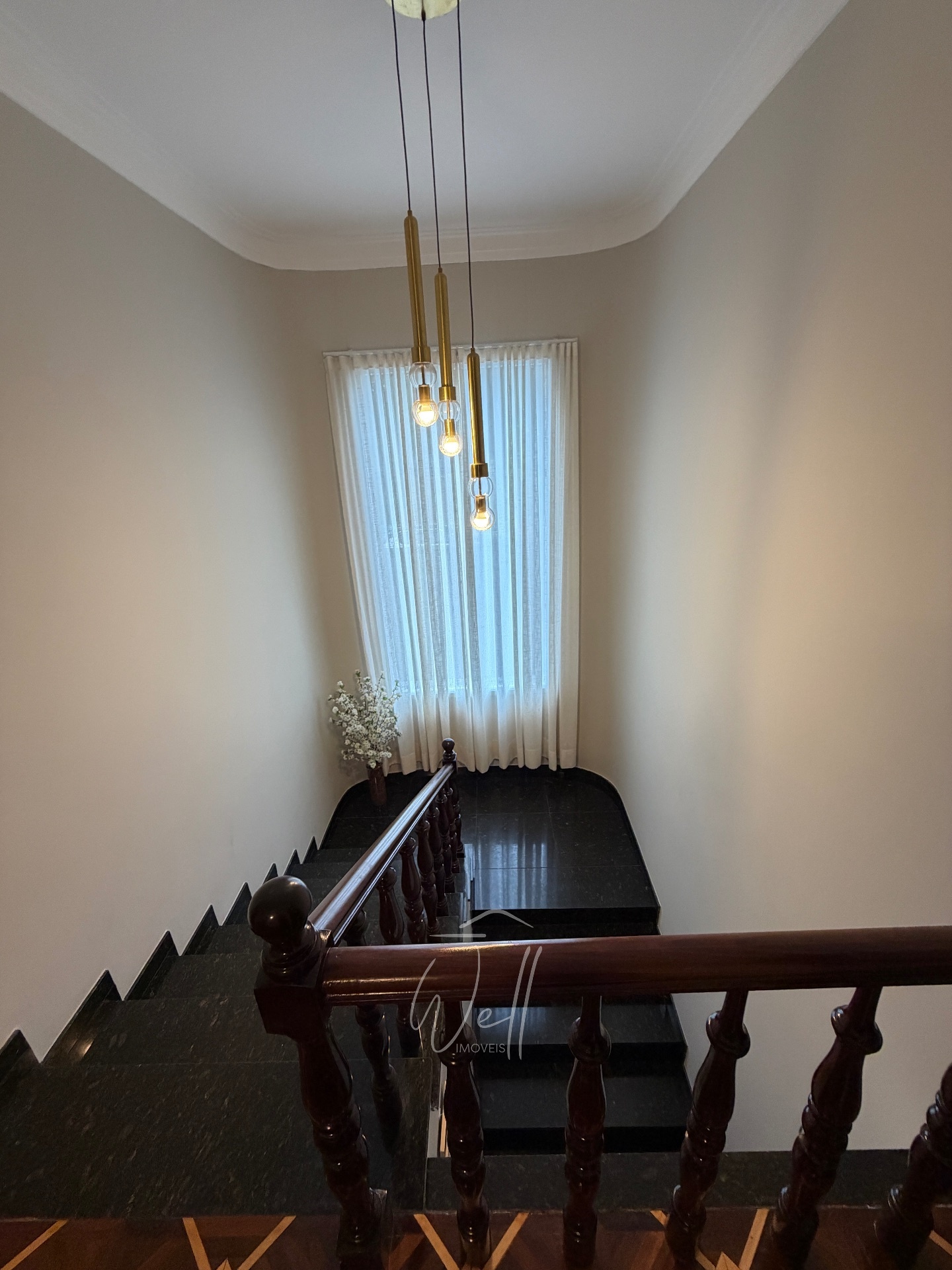 Sobrado de esquina no Parque dos P&aacute;ssaros em SBC 290m2 - 03 dormit&oacute;rios - 04 vagas  São Bernardo do Campo - 