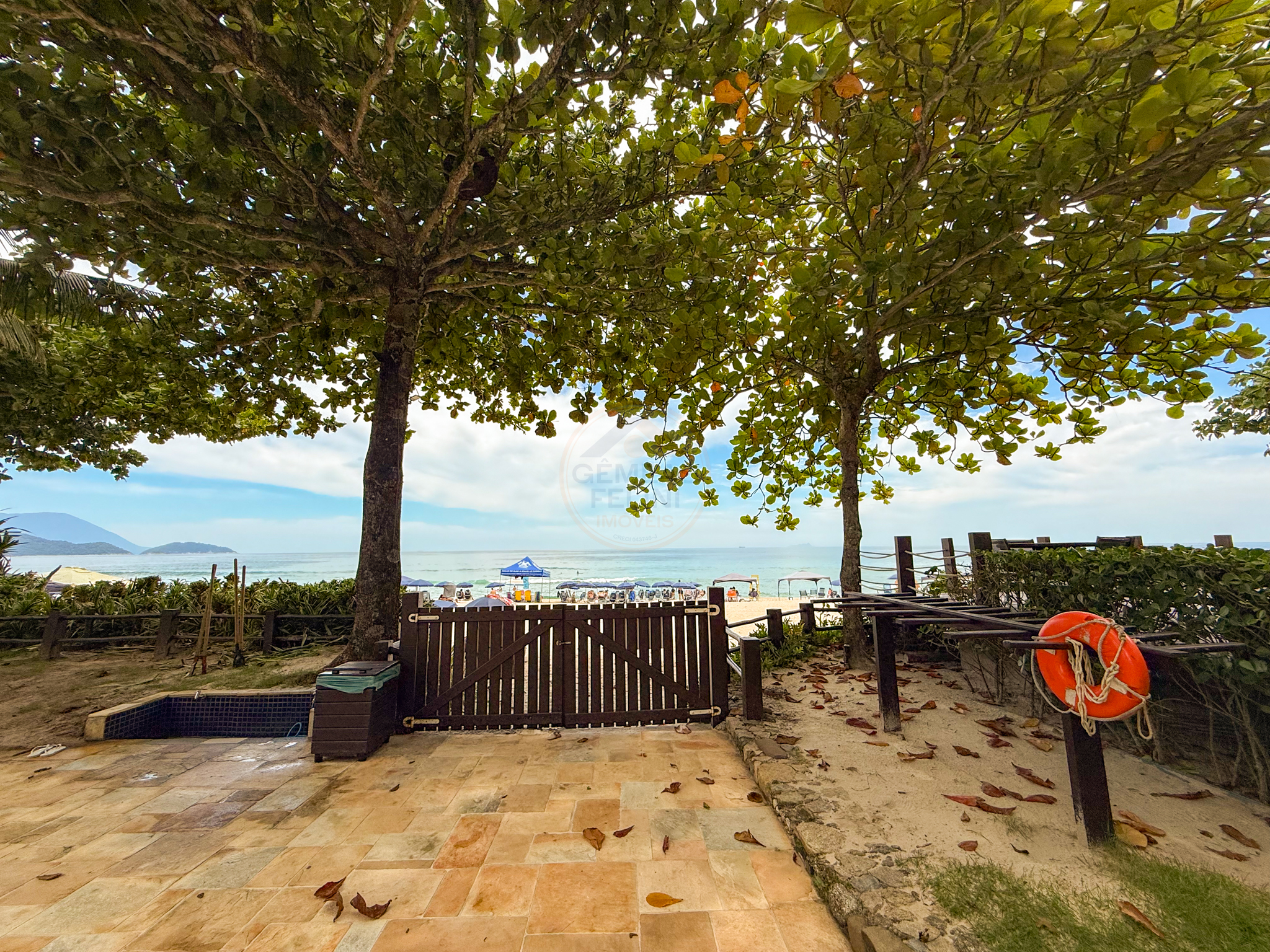 Exclusiva Casa P&eacute; na Areia em Maresias com Condom&iacute;nio Completo - &Agrave; VENDA  São Sebastião - 