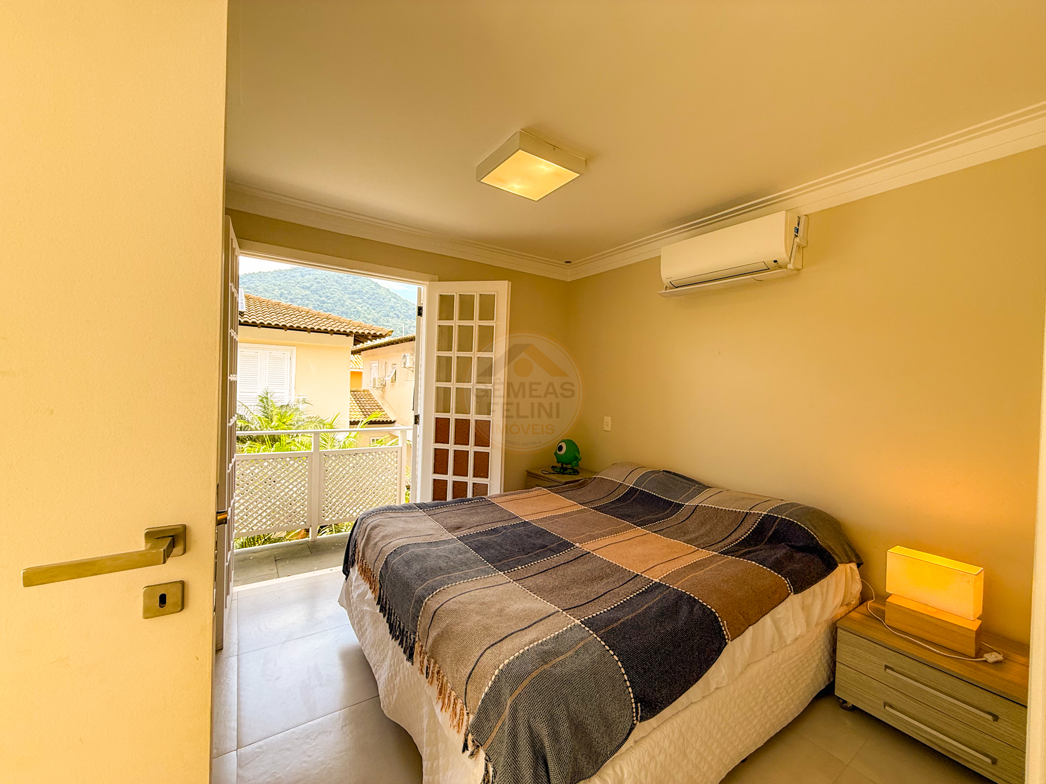 Exclusiva Casa P&eacute; na Areia em Maresias com Condom&iacute;nio Completo - &Agrave; VENDA  São Sebastião - 