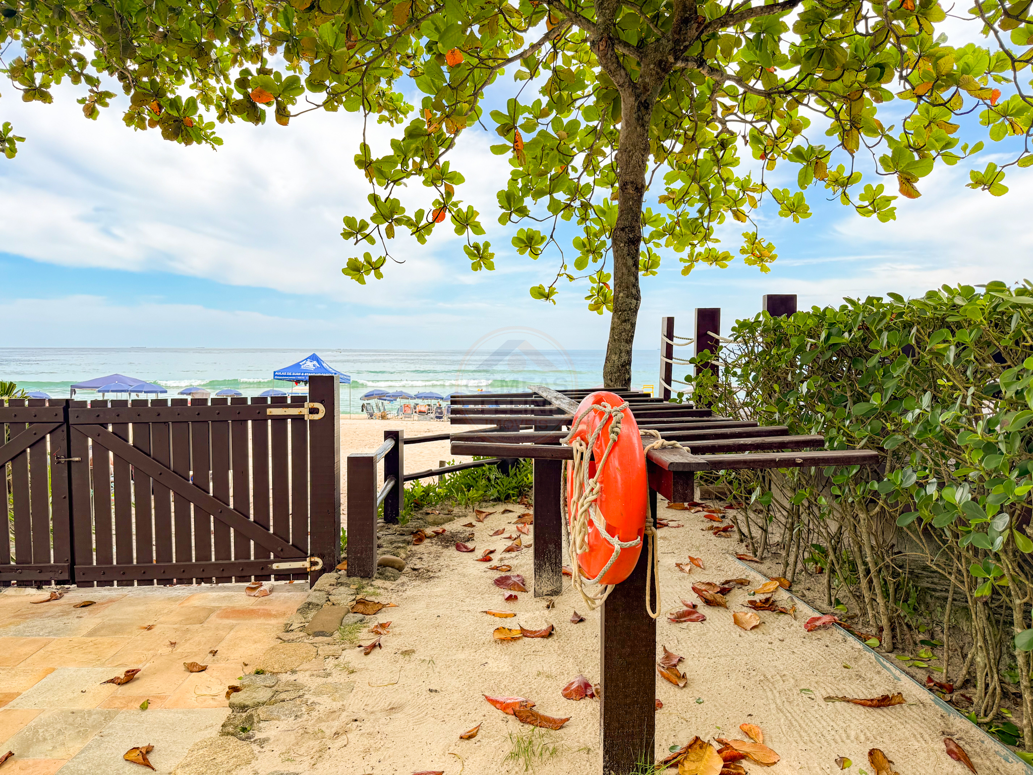 Exclusiva Casa P&eacute; na Areia em Maresias com Condom&iacute;nio Completo - &Agrave; VENDA  São Sebastião - 