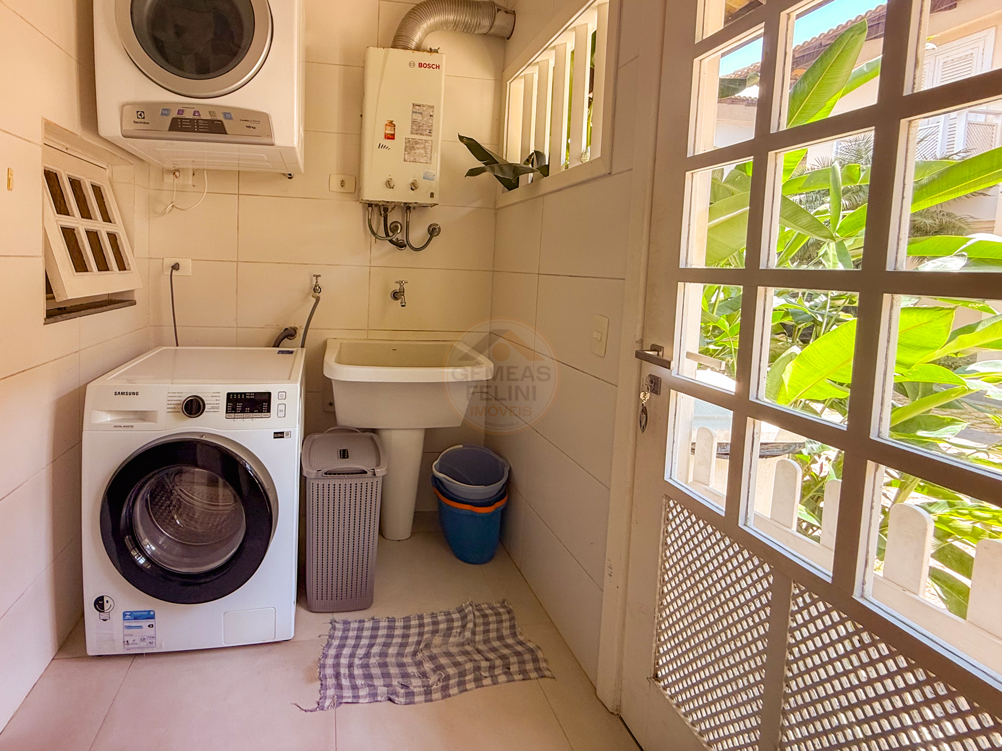 Exclusiva Casa P&eacute; na Areia em Maresias com Condom&iacute;nio Completo - &Agrave; VENDA  São Sebastião - 