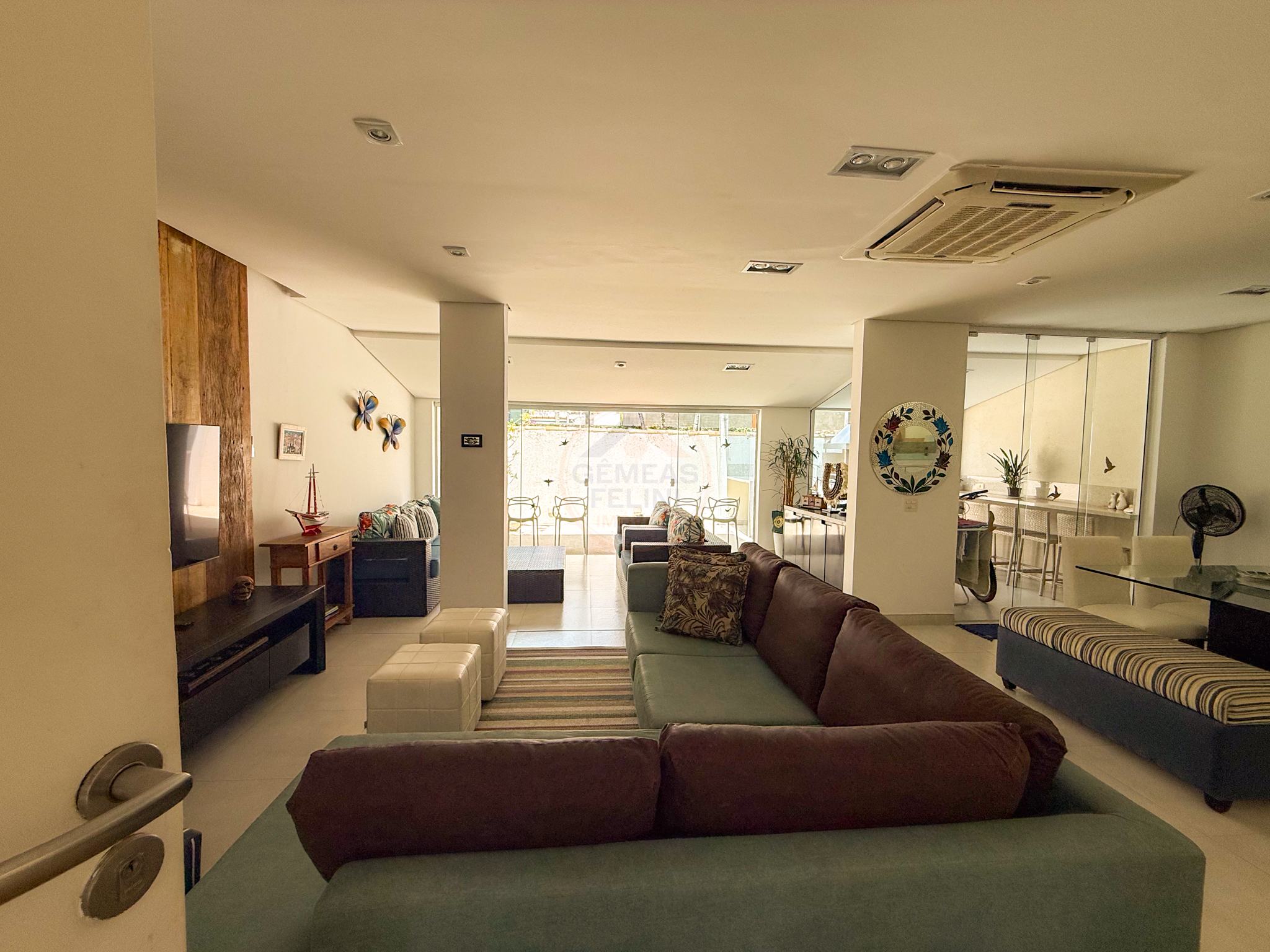 Exclusiva Casa P&eacute; na Areia em Maresias com Condom&iacute;nio Completo - &Agrave; VENDA  São Sebastião - 