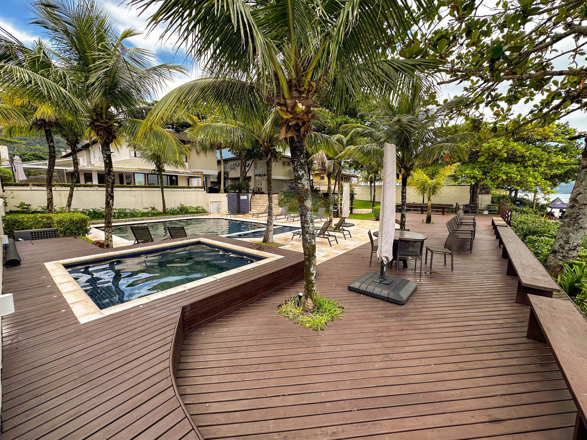 Exclusiva Casa P&eacute; na Areia em Maresias com Condom&iacute;nio Completo - &Agrave; VENDA  São Sebastião - 