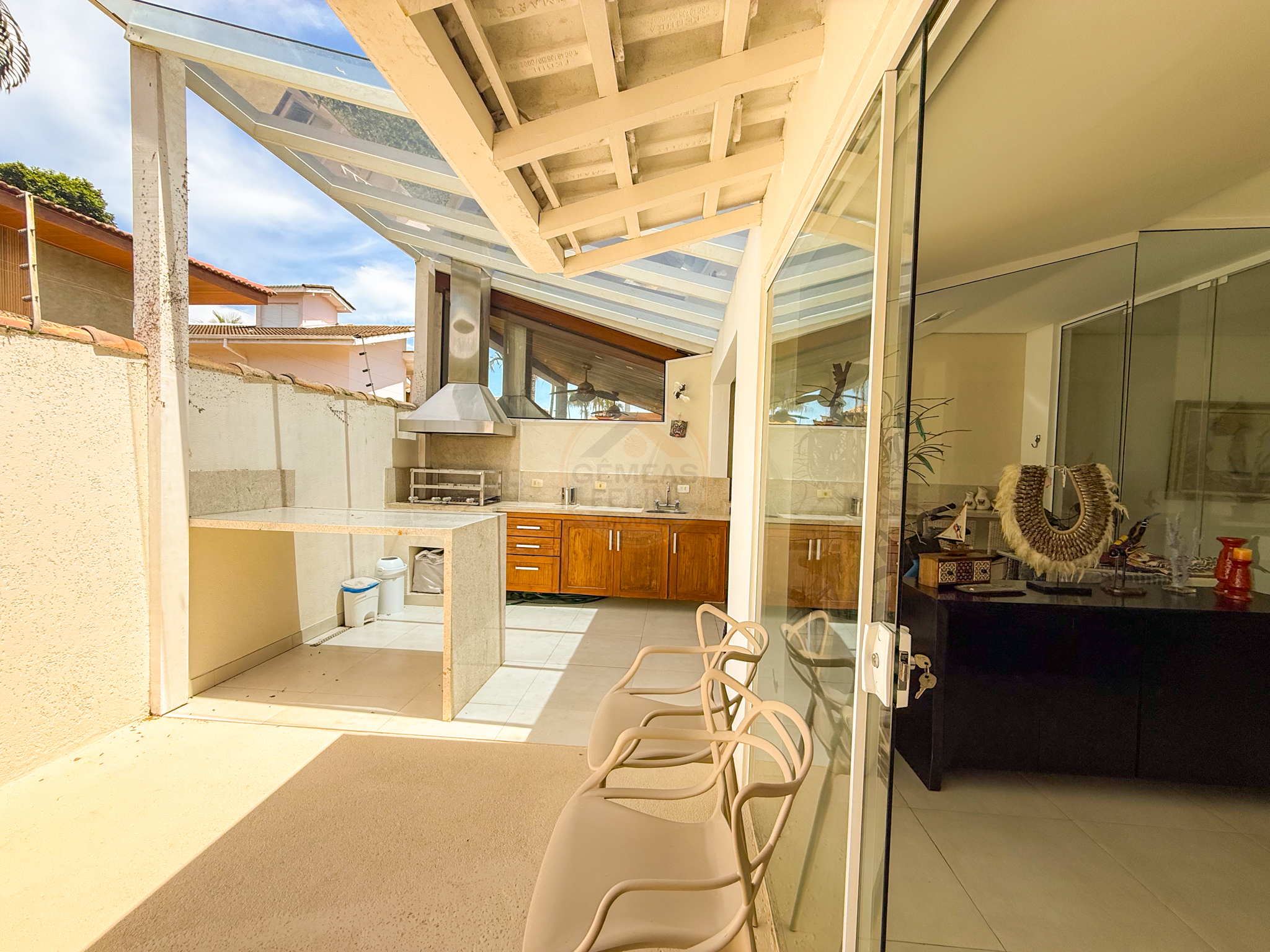 Exclusiva Casa P&eacute; na Areia em Maresias com Condom&iacute;nio Completo - &Agrave; VENDA  São Sebastião - 