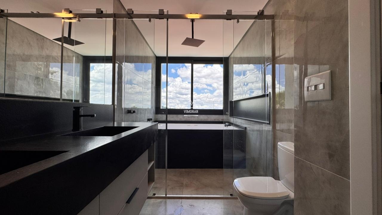 Casa em condom&iacute;nio 3 su&iacute;tes + &aacute;rea gourmet com piscina  Arujá - 