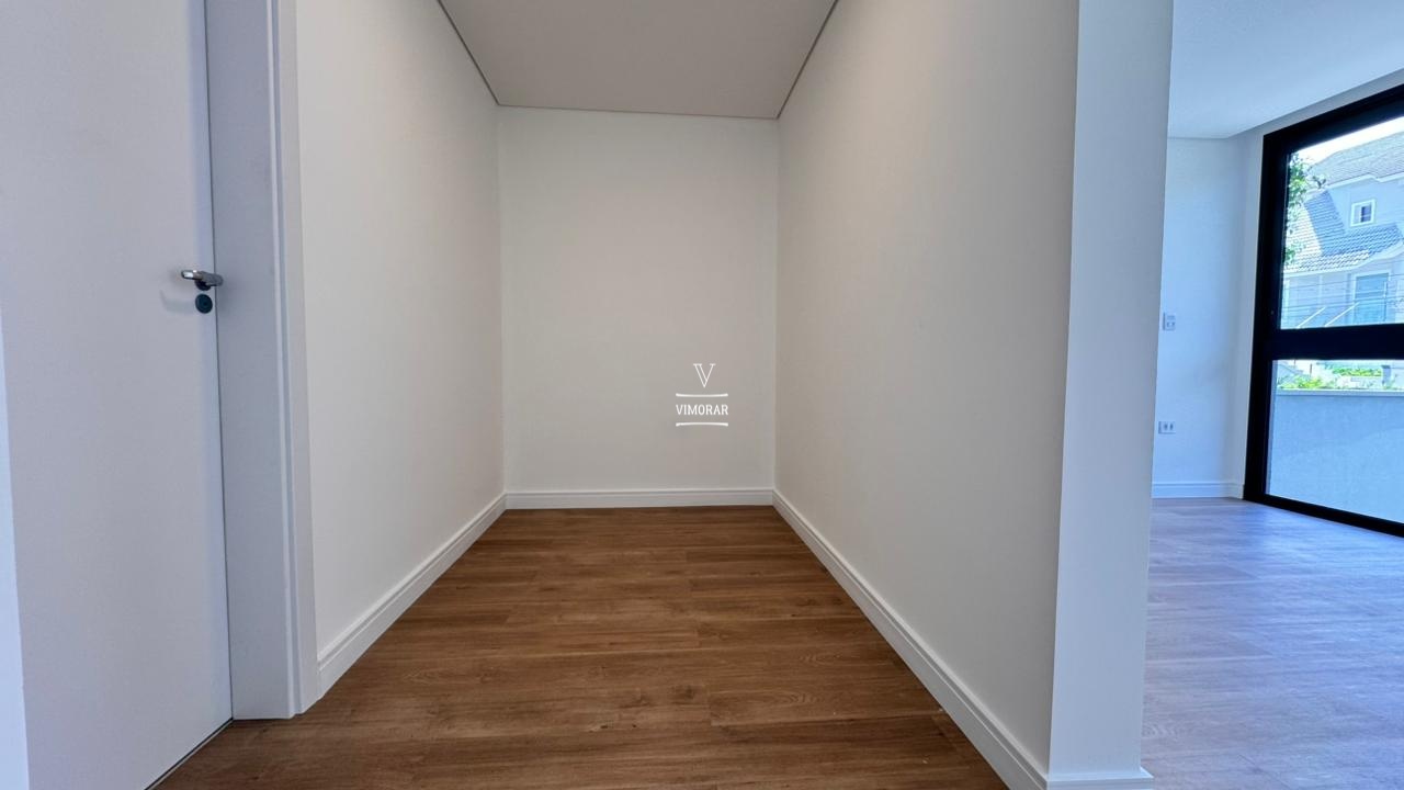 Casa em condom&iacute;nio 3 su&iacute;tes + &aacute;rea gourmet com piscina  Arujá - 