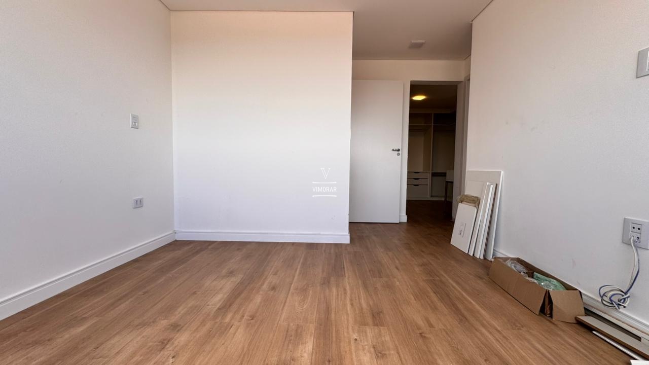 Casa em condom&iacute;nio 3 su&iacute;tes + &aacute;rea gourmet com piscina  Arujá - 