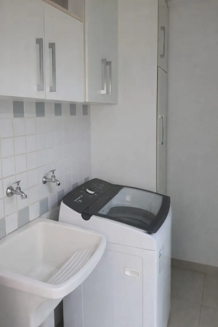 Casa em Condom&iacute;nio com &Aacute;rea de Lazer Completa &ndash; Fazenda Santa Candida Rua Lauro Vannucci - - 