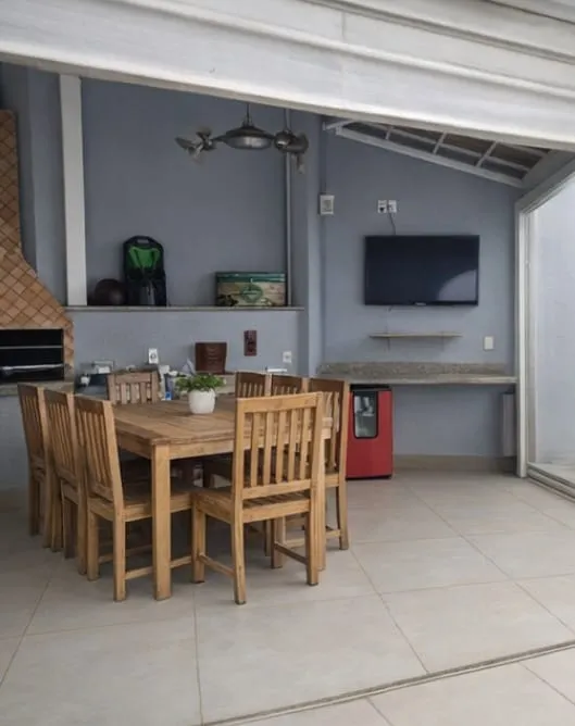 Casa em Condom&iacute;nio com &Aacute;rea de Lazer Completa &ndash; Fazenda Santa Candida Rua Lauro Vannucci - - 