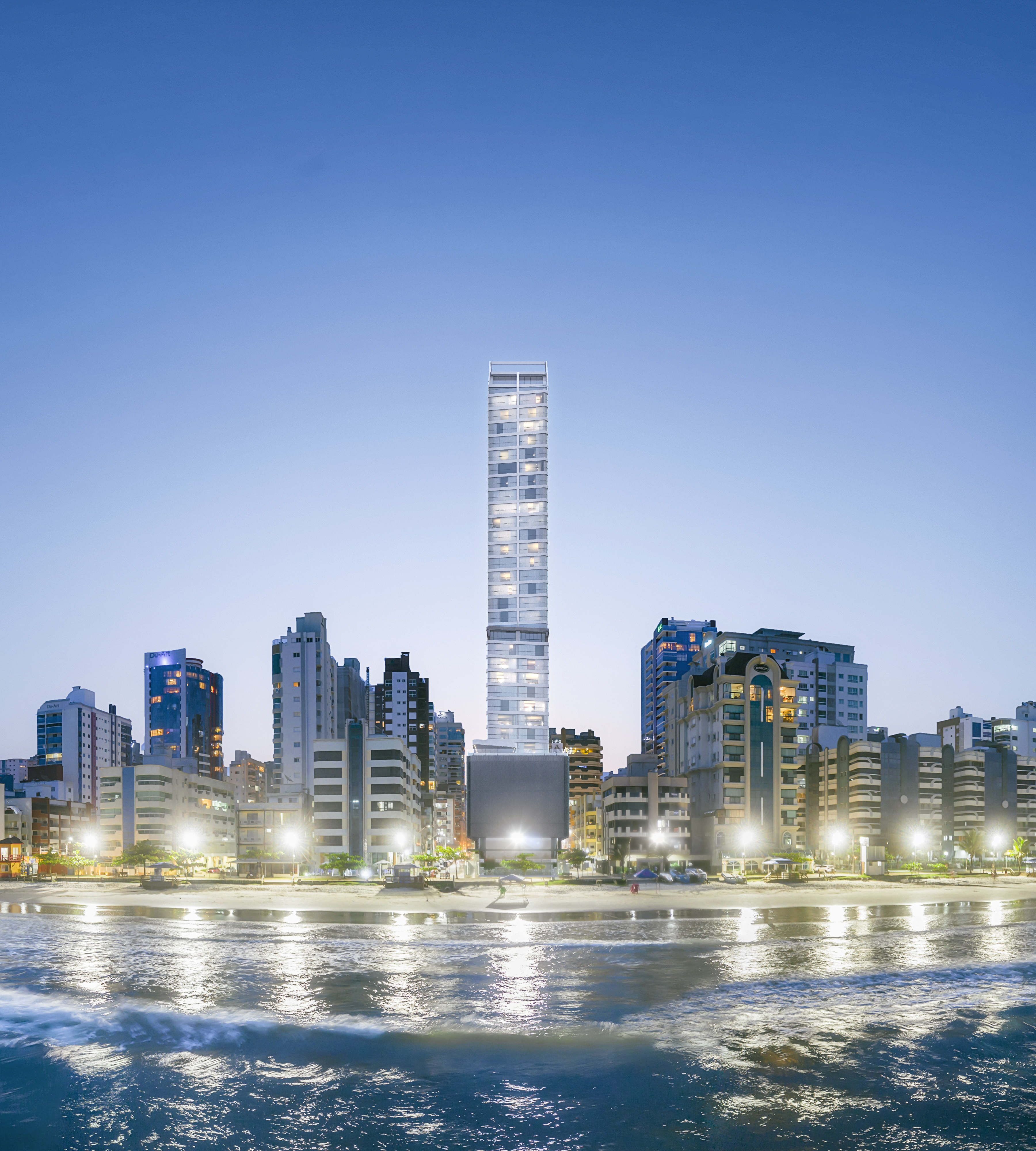 Apartamento com Vista Panor&acirc;mica, Lazer Completo e Espa&ccedil;o Gourmet com Churrasqueira Rua 243 e 245 Itapema - 