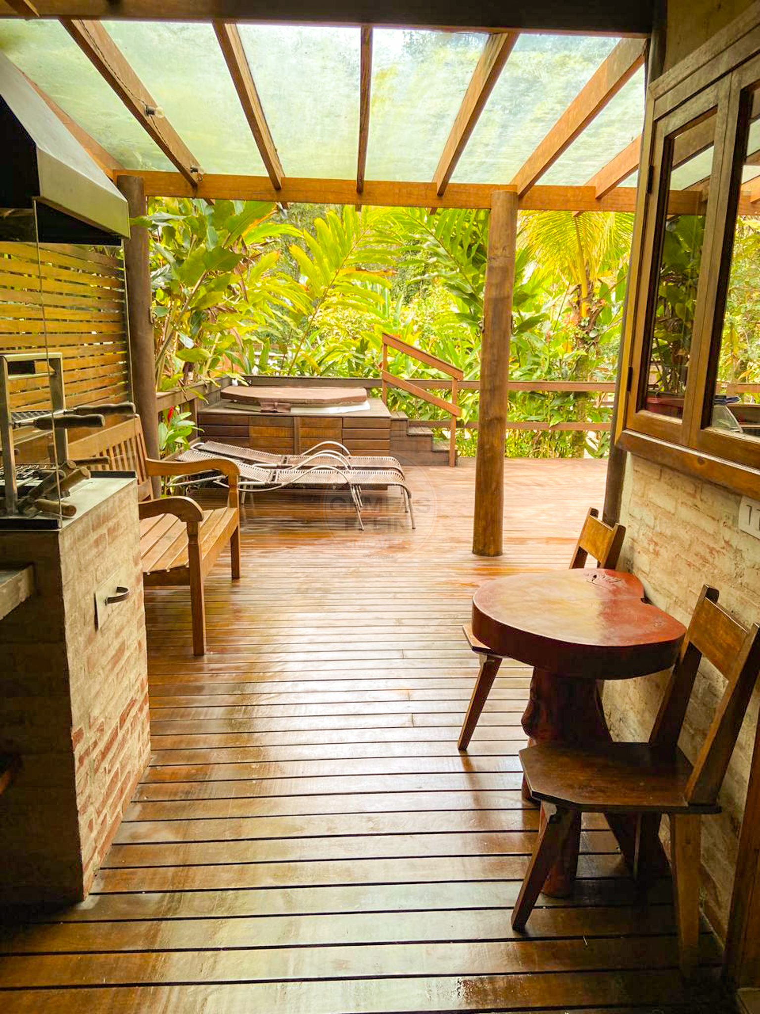 Ref&uacute;gio Charmoso no Condom&iacute;nio Colibris &ndash; 2 Su&iacute;tes, Jacuzzi e &Aacute;rea Gourmet - LOCA&Ccedil;&Atilde;O ANUAL  São Sebastião - 