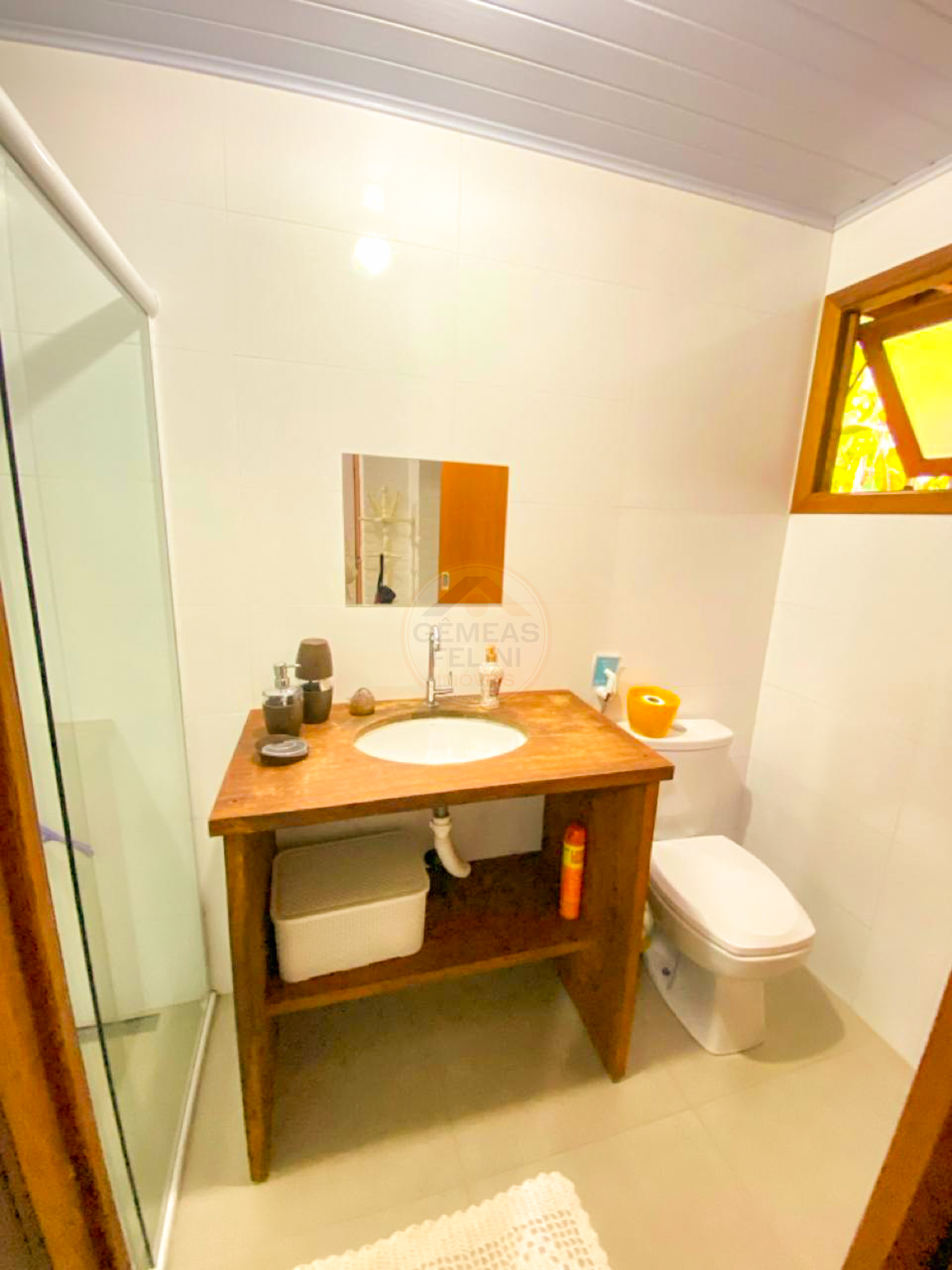 Ref&uacute;gio Charmoso no Condom&iacute;nio Colibris &ndash; 2 Su&iacute;tes, Jacuzzi e &Aacute;rea Gourmet - LOCA&Ccedil;&Atilde;O ANUAL  São Sebastião - 