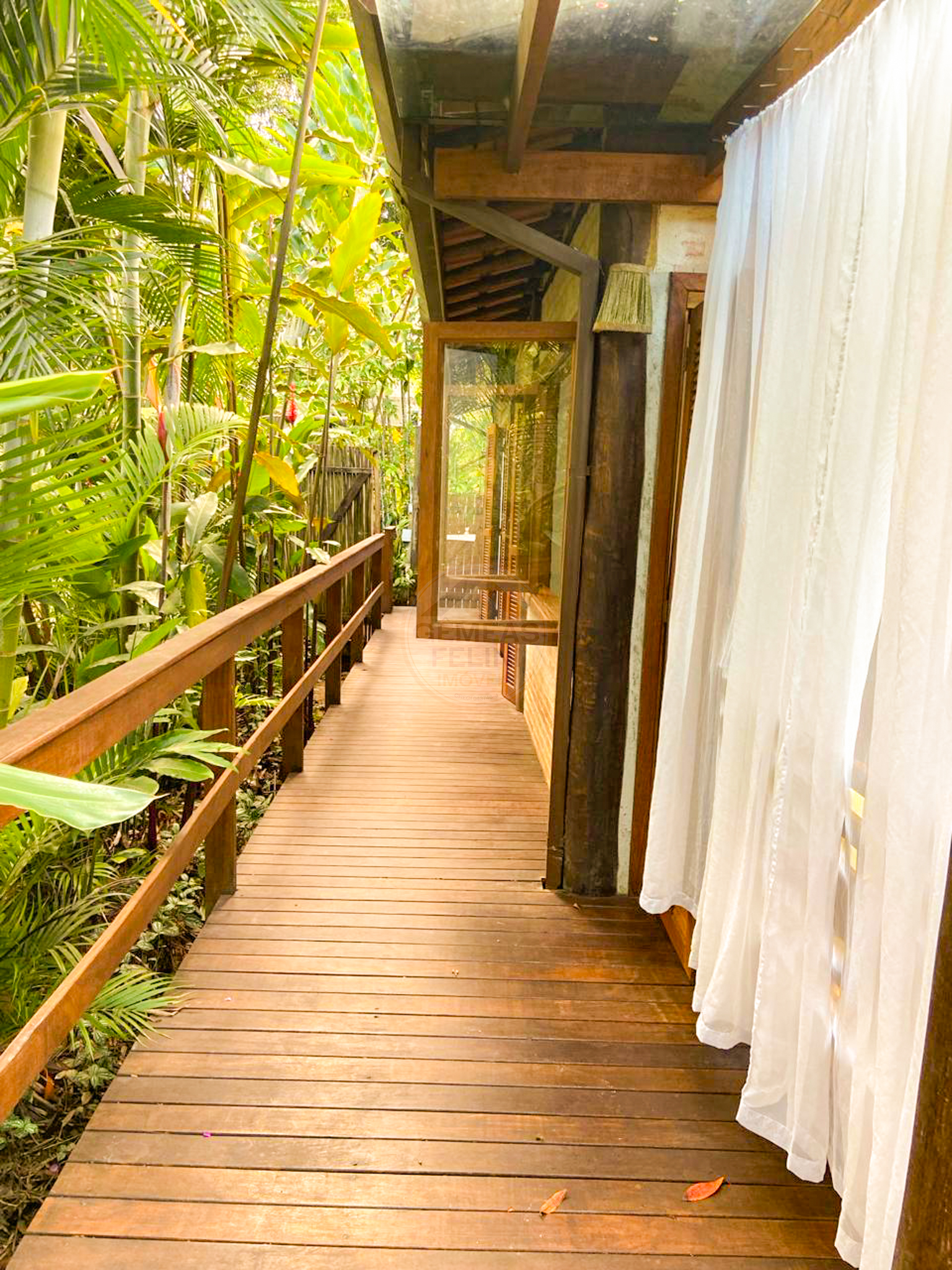 Ref&uacute;gio Charmoso no Condom&iacute;nio Colibris &ndash; 2 Su&iacute;tes, Jacuzzi e &Aacute;rea Gourmet - LOCA&Ccedil;&Atilde;O ANUAL  São Sebastião - 