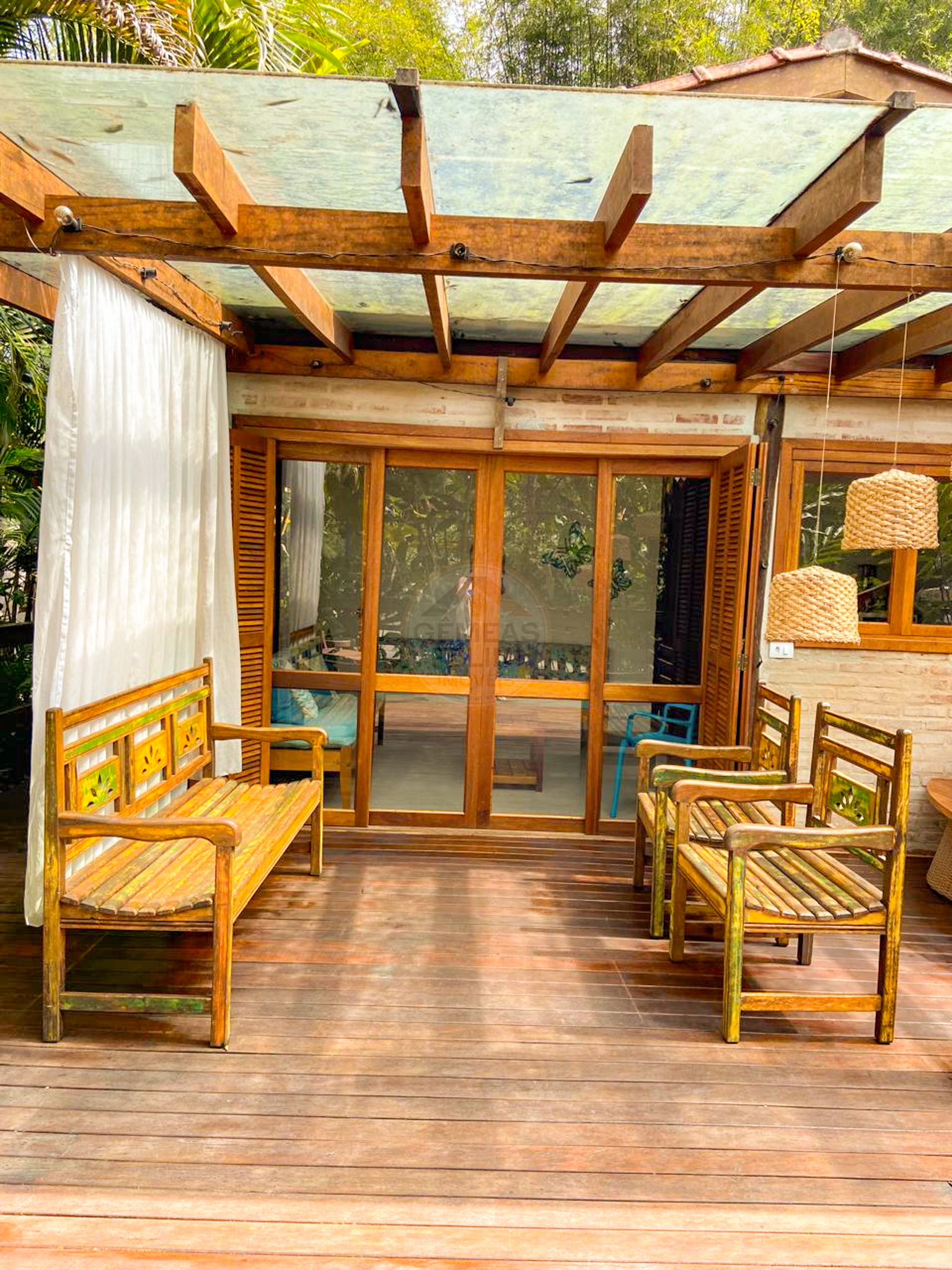 Ref&uacute;gio Charmoso no Condom&iacute;nio Colibris &ndash; 2 Su&iacute;tes, Jacuzzi e &Aacute;rea Gourmet - LOCA&Ccedil;&Atilde;O ANUAL  São Sebastião - 