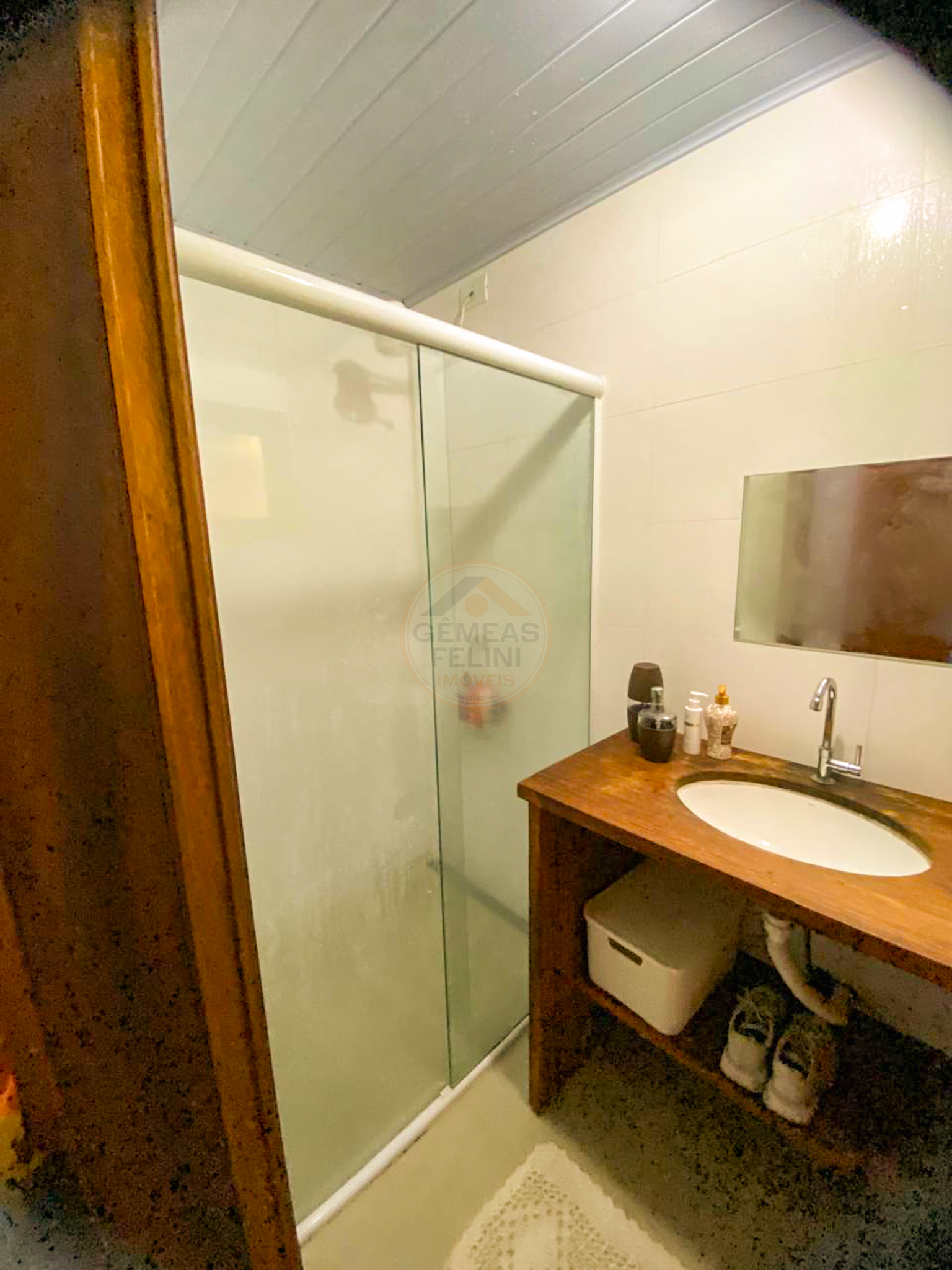 Ref&uacute;gio Charmoso no Condom&iacute;nio Colibris &ndash; 2 Su&iacute;tes, Jacuzzi e &Aacute;rea Gourmet - LOCA&Ccedil;&Atilde;O ANUAL  São Sebastião - 