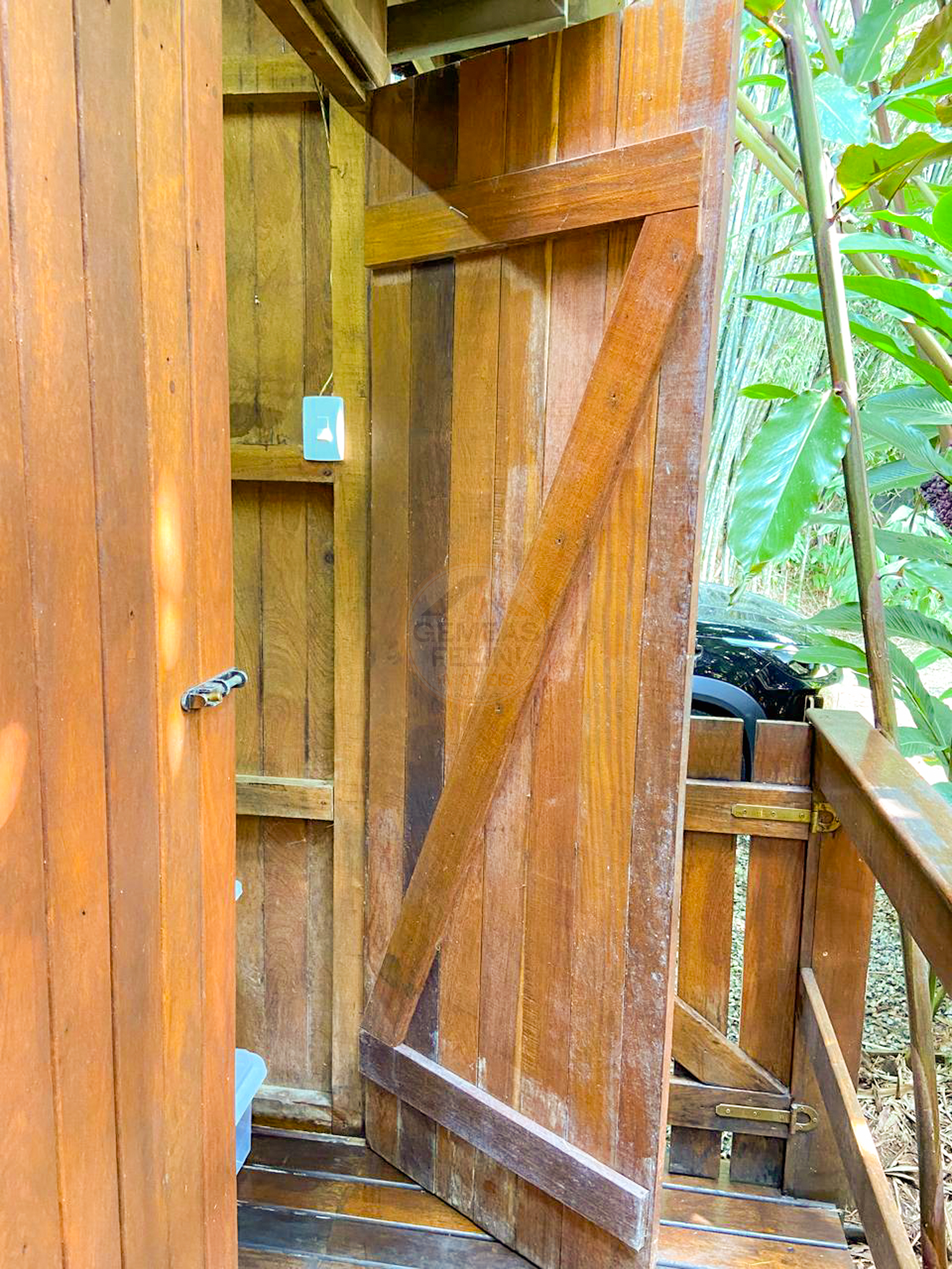 Ref&uacute;gio Charmoso no Condom&iacute;nio Colibris &ndash; 2 Su&iacute;tes, Jacuzzi e &Aacute;rea Gourmet - LOCA&Ccedil;&Atilde;O ANUAL  São Sebastião - 