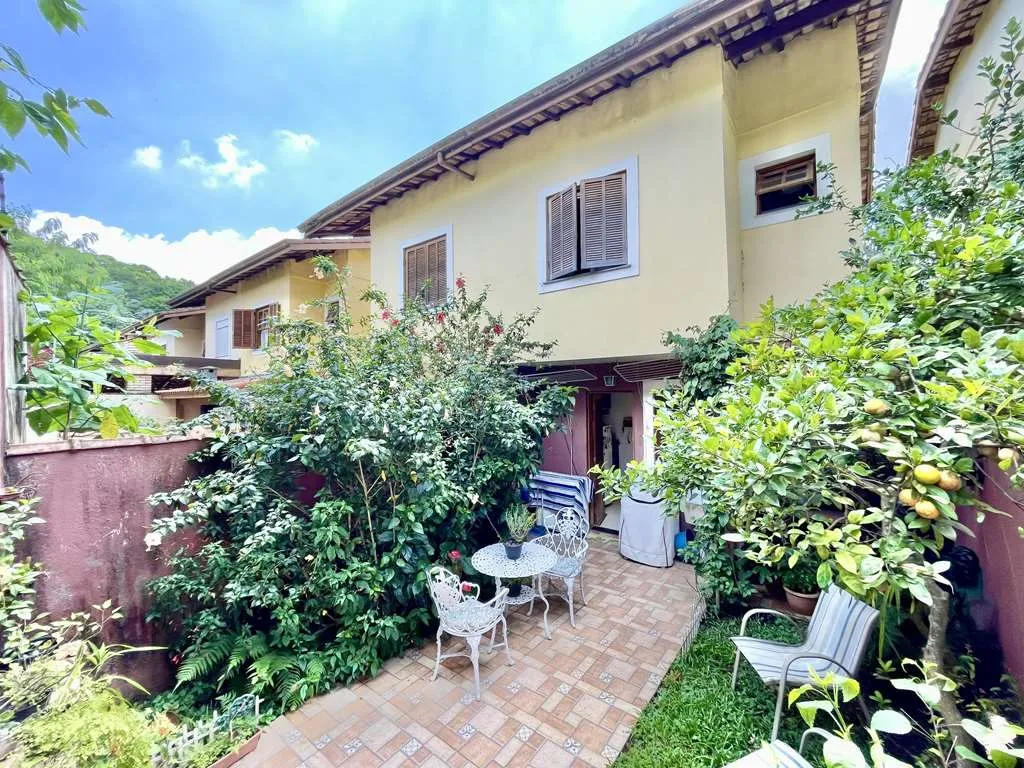 Casa a venda na granja Viana Cotia/SP Estrada dos Galdinos Cotia - 