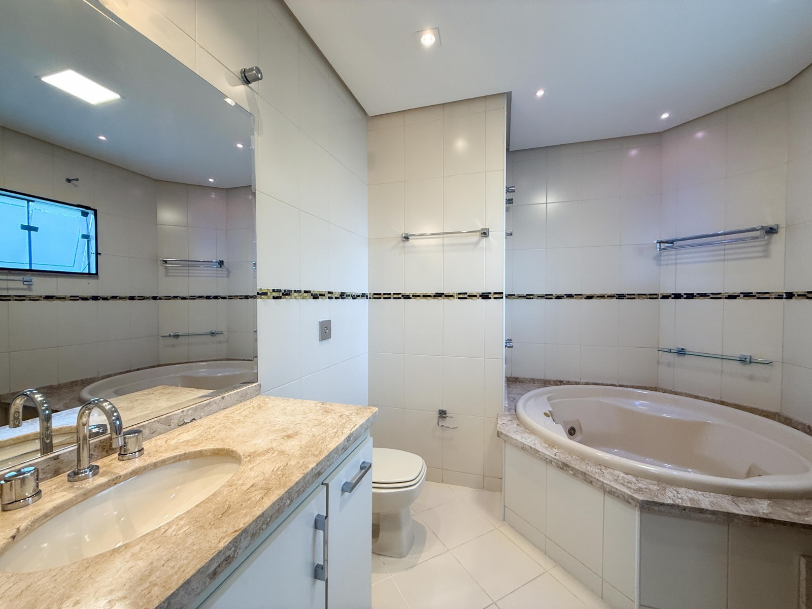 Casa &agrave; Venda, 270m - 3 Su&iacute;tes - R$ 1.790.000 - Residencial Lago da Boa Vista - Sorocaba SP Rua Sarah Olívia Decária Sorocaba - 