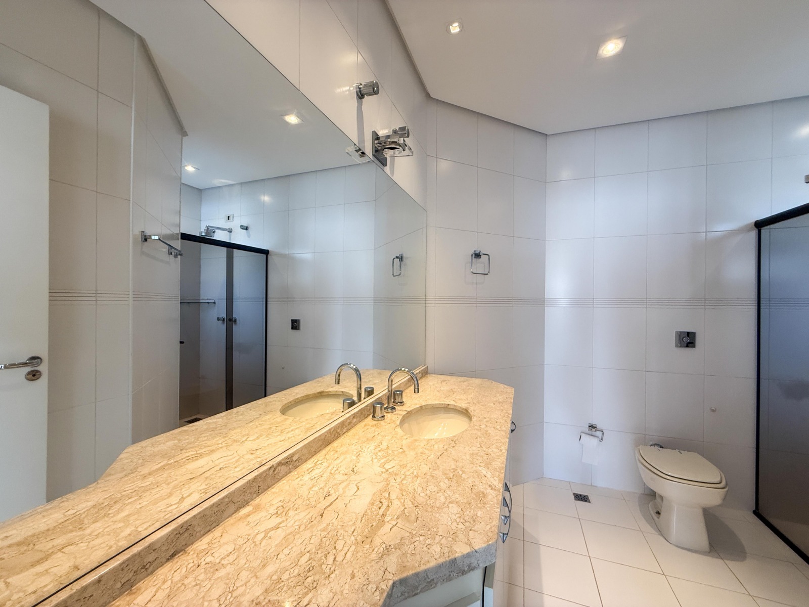 Casa &agrave; Venda, 270m - 3 Su&iacute;tes - R$ 1.790.000 - Residencial Lago da Boa Vista - Sorocaba SP Rua Sarah Olívia Decária Sorocaba - 