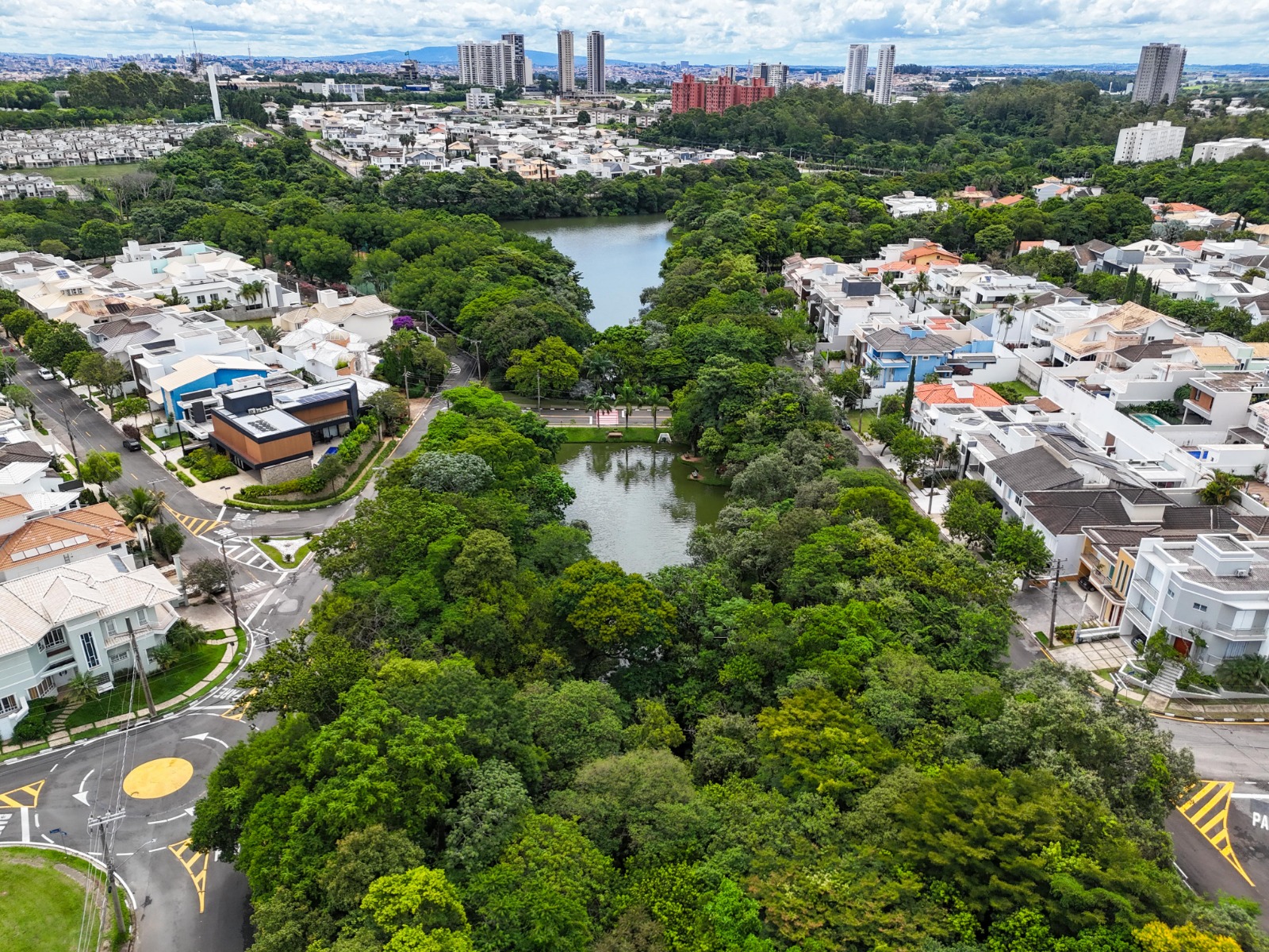 Casa &agrave; Venda, 270m - 3 Su&iacute;tes - R$ 1.790.000 - Residencial Lago da Boa Vista - Sorocaba SP Rua Sarah Olívia Decária Sorocaba - 