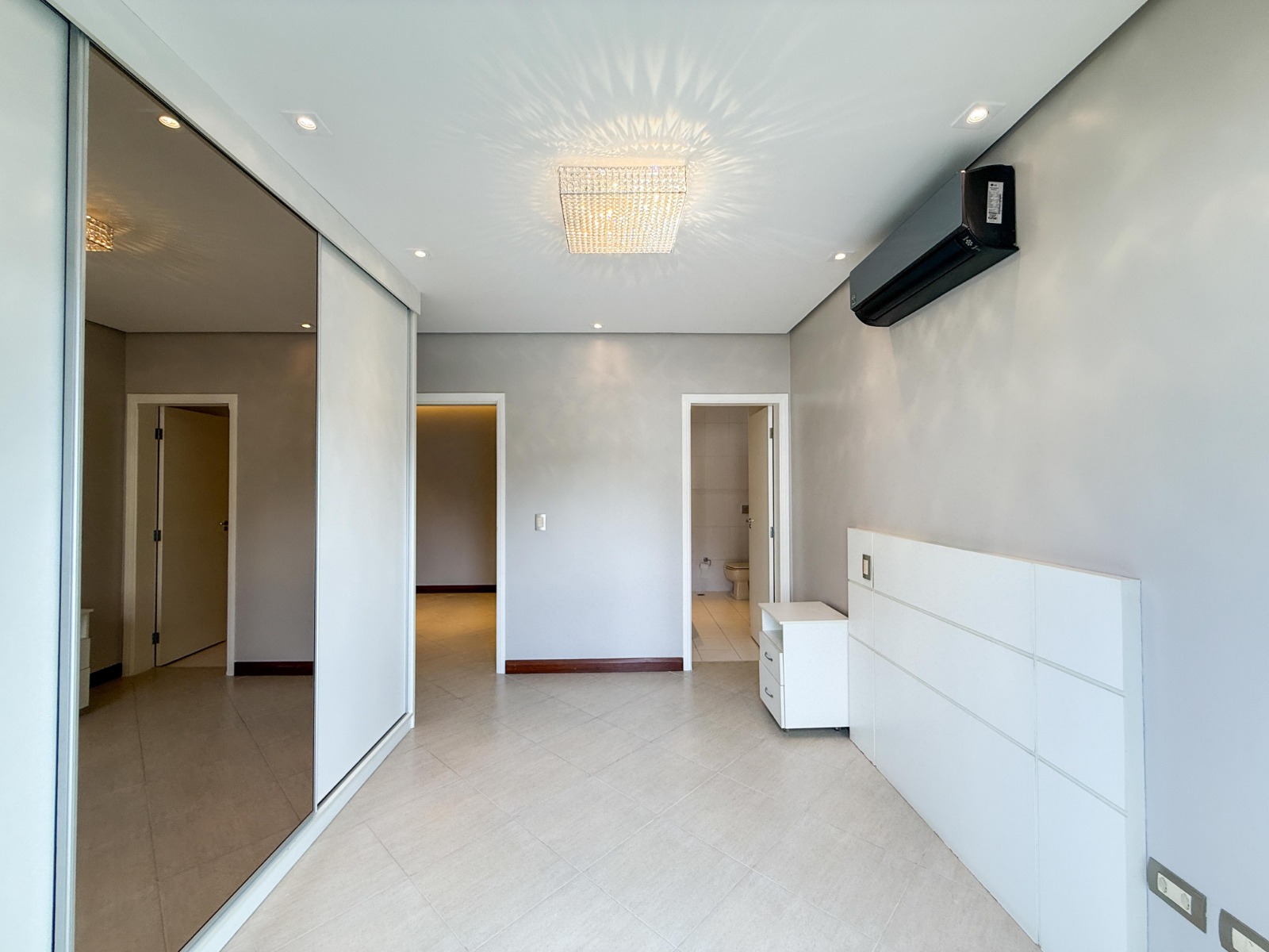 Casa &agrave; Venda, 270m - 3 Su&iacute;tes - R$ 1.790.000 - Residencial Lago da Boa Vista - Sorocaba SP Rua Sarah Olívia Decária Sorocaba - 