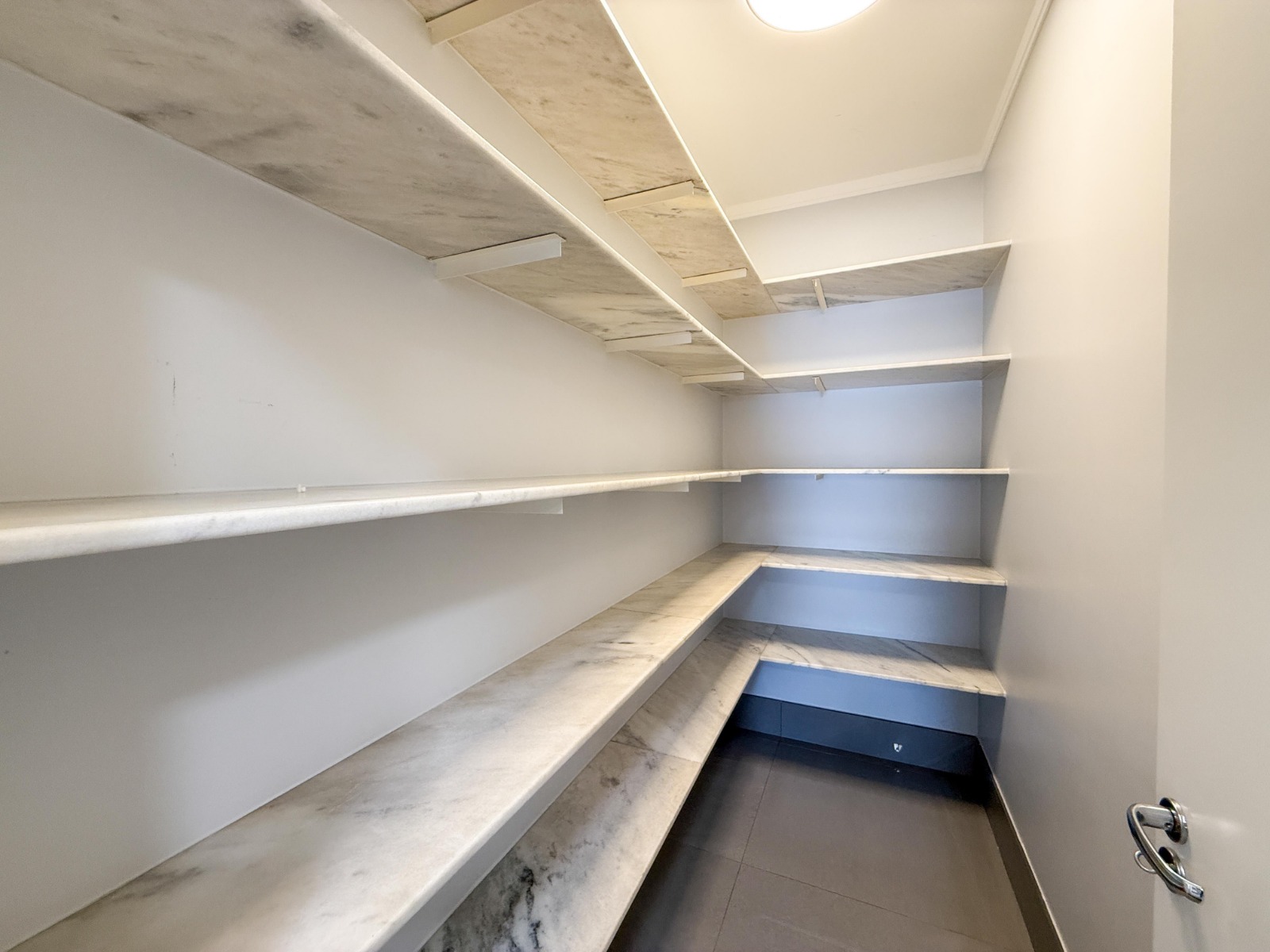 Casa &agrave; Venda, 270m - 3 Su&iacute;tes - R$ 1.790.000 - Residencial Lago da Boa Vista - Sorocaba SP Rua Sarah Olívia Decária Sorocaba - 