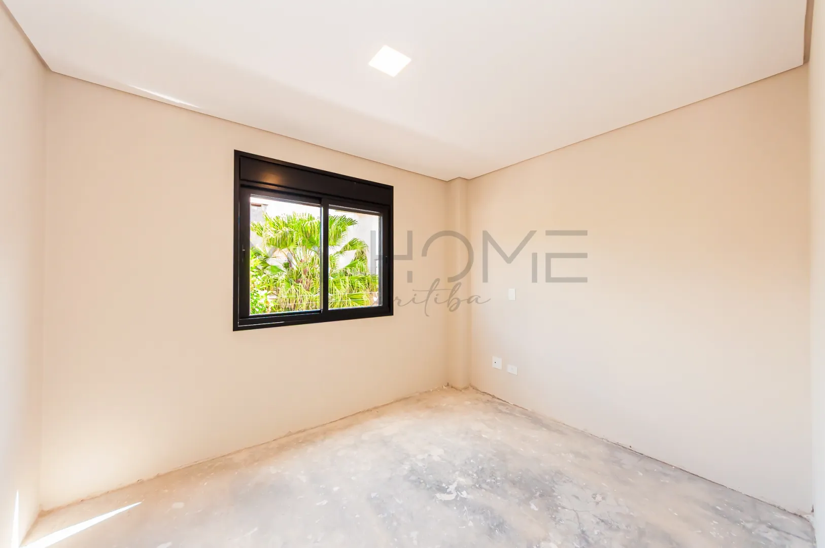 TRIPLEX COM 3 QUARTOS NO &Aacute;GUA VERDE, TERRA&Ccedil;O COM INFRA PARA JACUZZI Rua José Kloss Curitiba - 