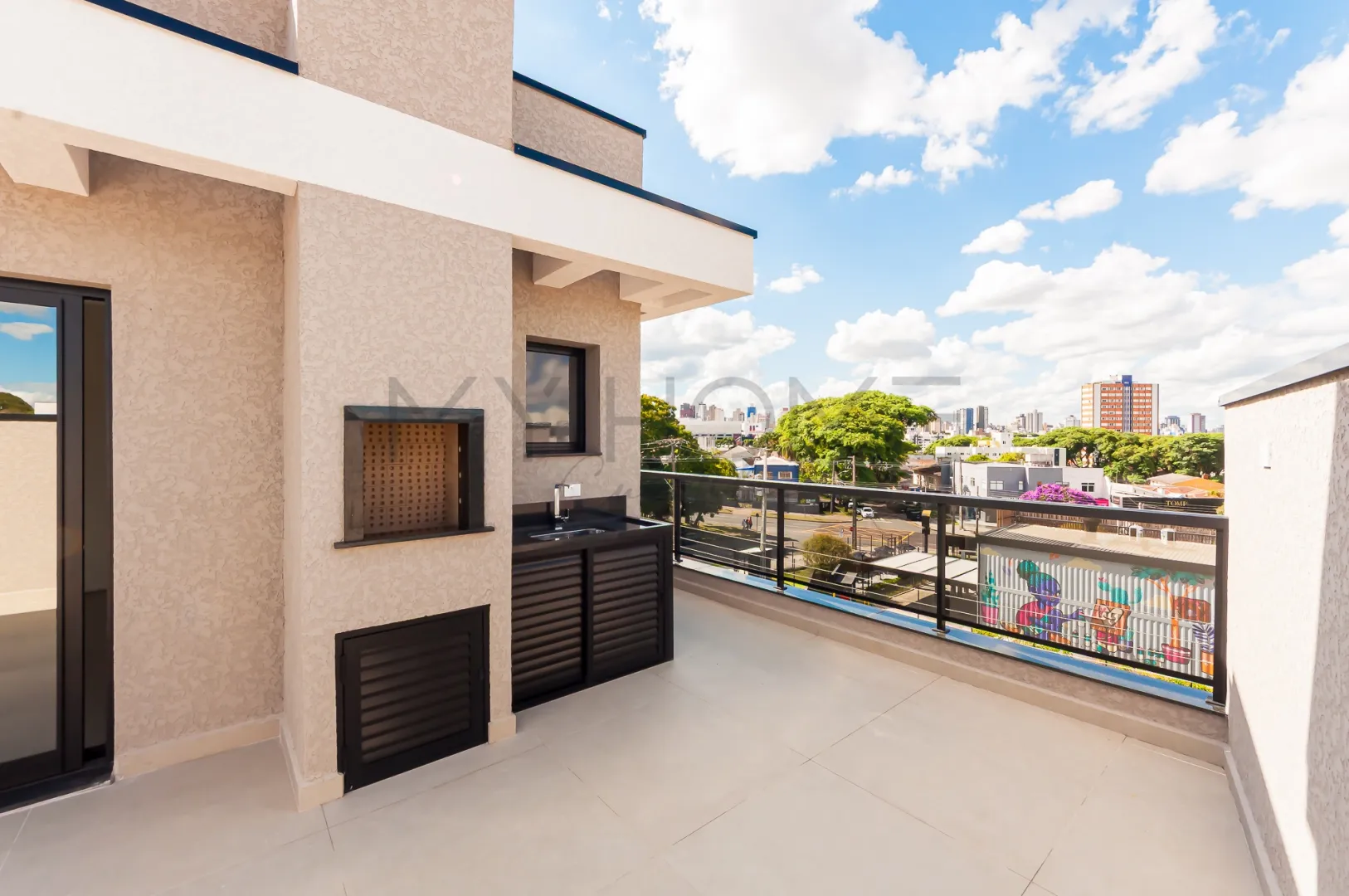TRIPLEX COM 3 QUARTOS NO &Aacute;GUA VERDE, TERRA&Ccedil;O COM INFRA PARA JACUZZI Rua José Kloss Curitiba - 