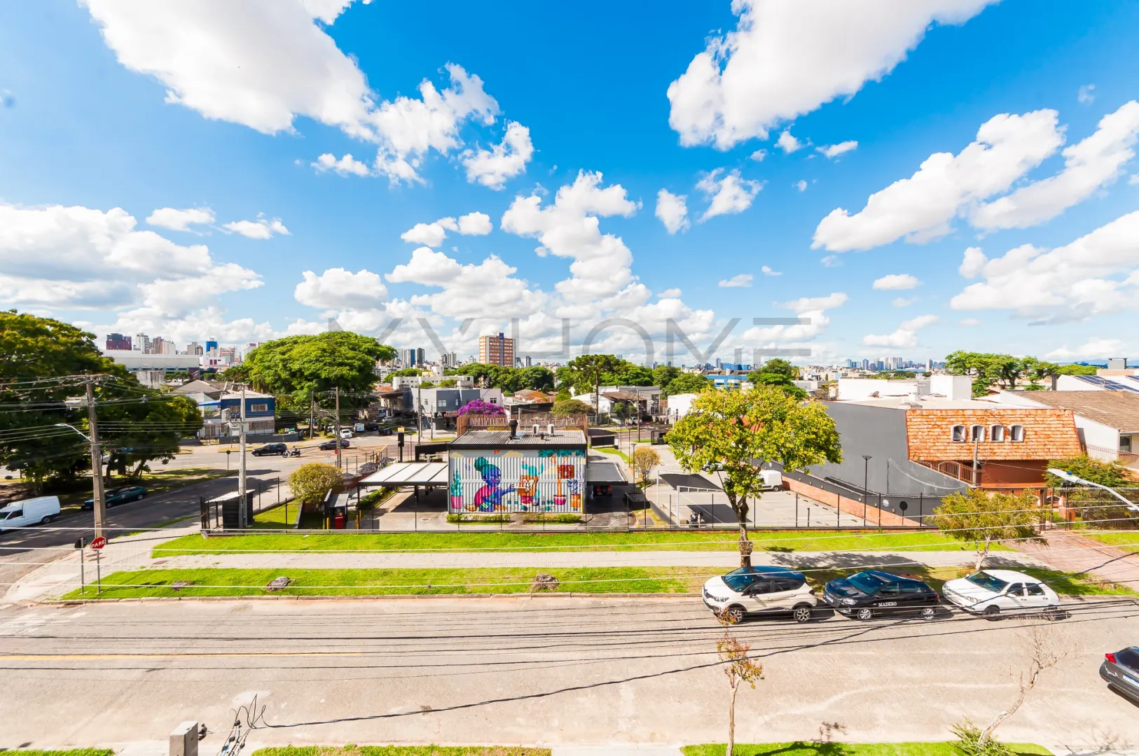 TRIPLEX COM 3 QUARTOS NO &Aacute;GUA VERDE, TERRA&Ccedil;O COM INFRA PARA JACUZZI Rua José Kloss Curitiba - 