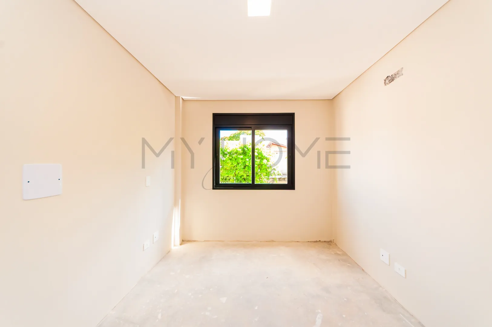 TRIPLEX COM 3 QUARTOS NO &Aacute;GUA VERDE, TERRA&Ccedil;O COM INFRA PARA JACUZZI Rua José Kloss Curitiba - 