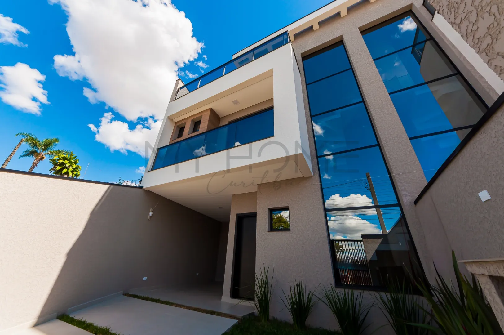 TRIPLEX COM 3 QUARTOS NO &Aacute;GUA VERDE, TERRA&Ccedil;O COM INFRA PARA JACUZZI Rua José Kloss Curitiba - 
