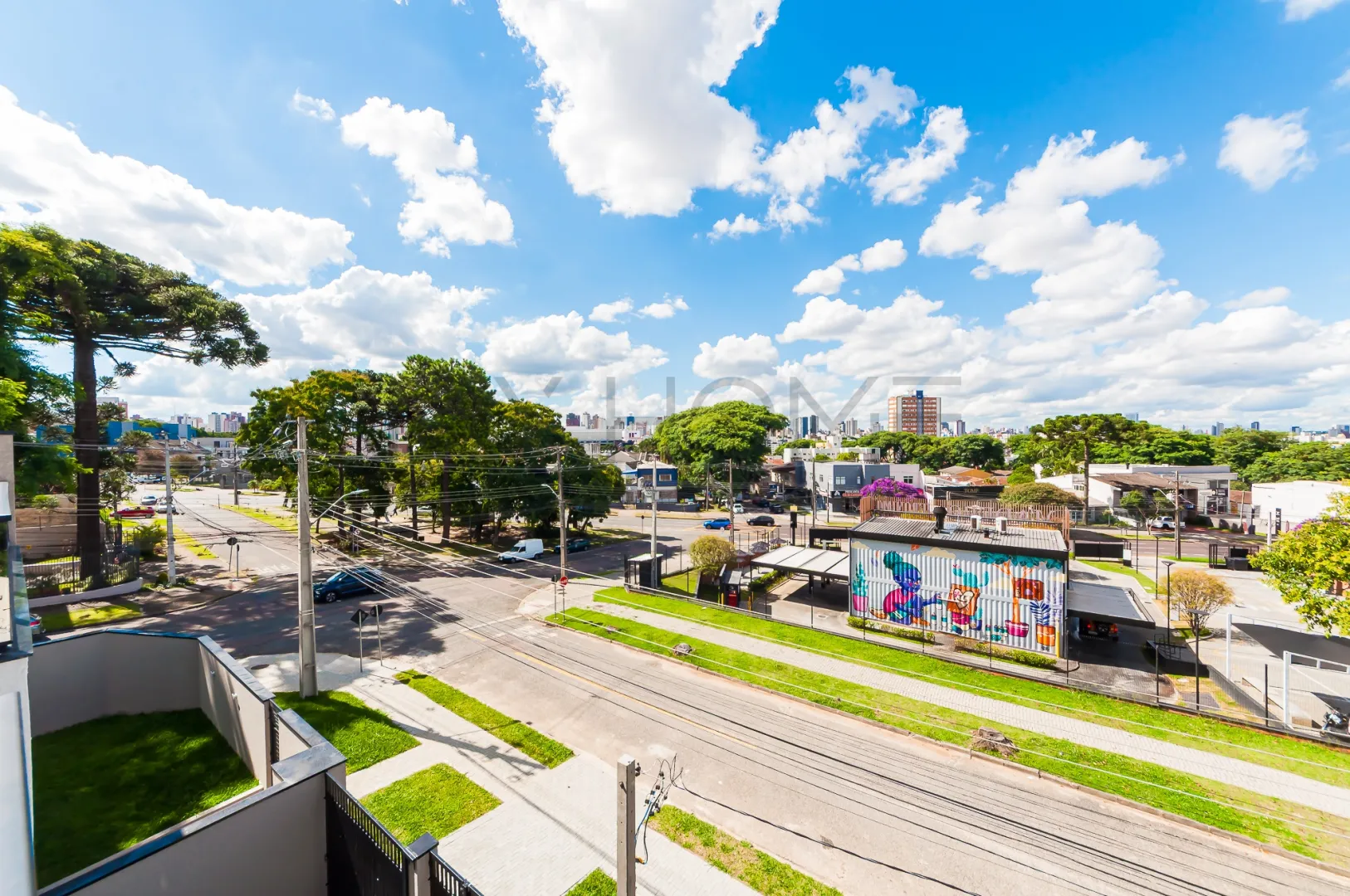 TRIPLEX COM 3 QUARTOS NO &Aacute;GUA VERDE, TERRA&Ccedil;O COM INFRA PARA JACUZZI Rua José Kloss Curitiba - 